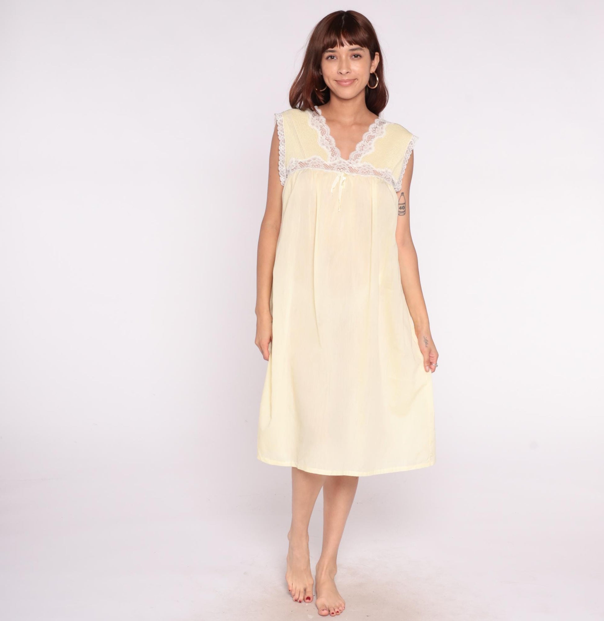 80s Pale Yellow Nightgown Empire Waist Lace V-Neck Babydoll Medium Large