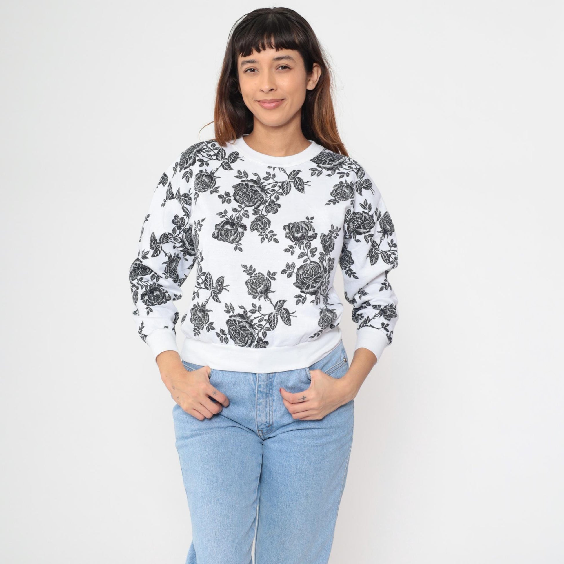 90s Black Rose Floral White Cropped Sweatshirt Crew Neck Small S