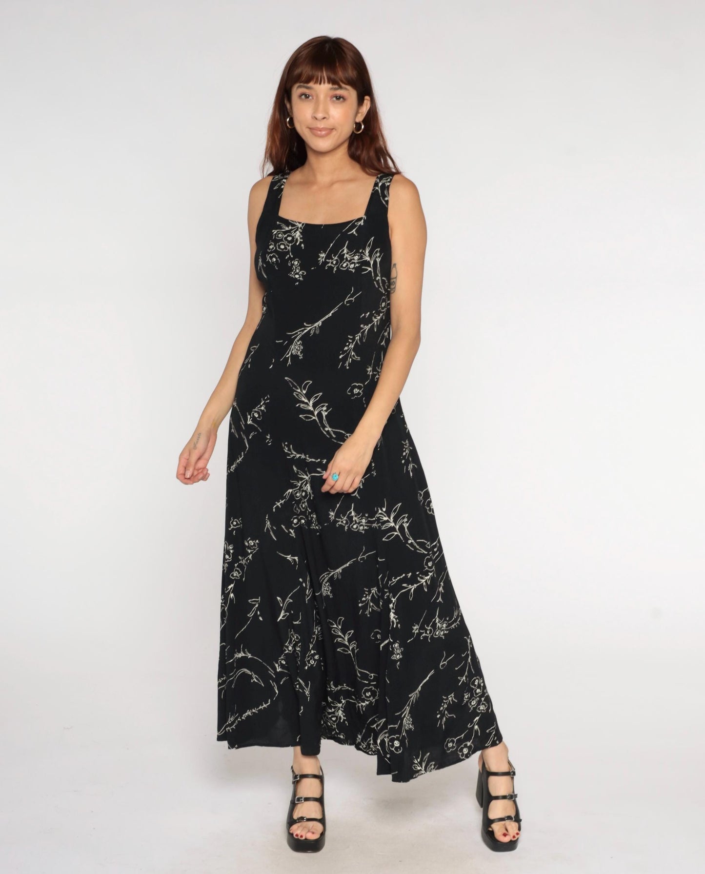 90s Black Maxi Dress White Floral Line Drawing Square Neck Sleeveless Medium M