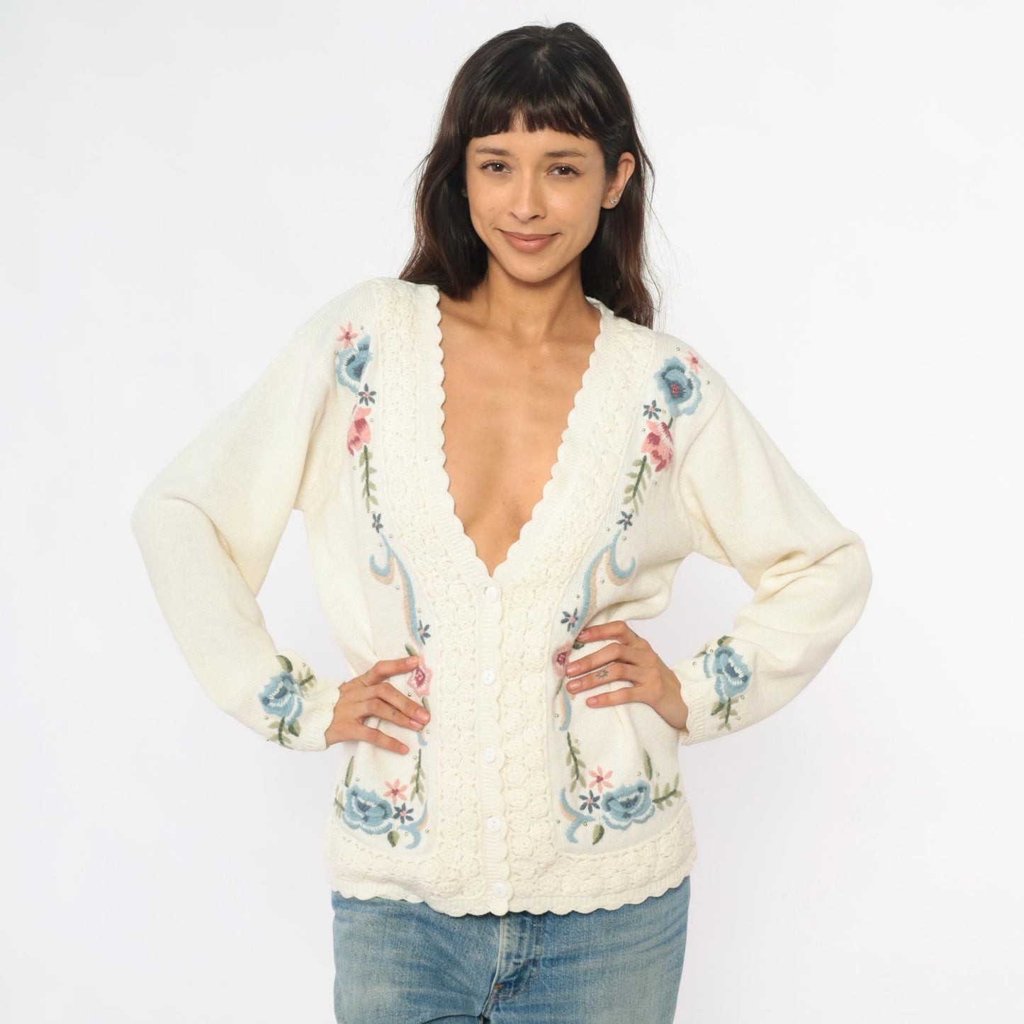 90s Koret Cream Cardigan Floral Embroidery Scalloped Trim Medium M