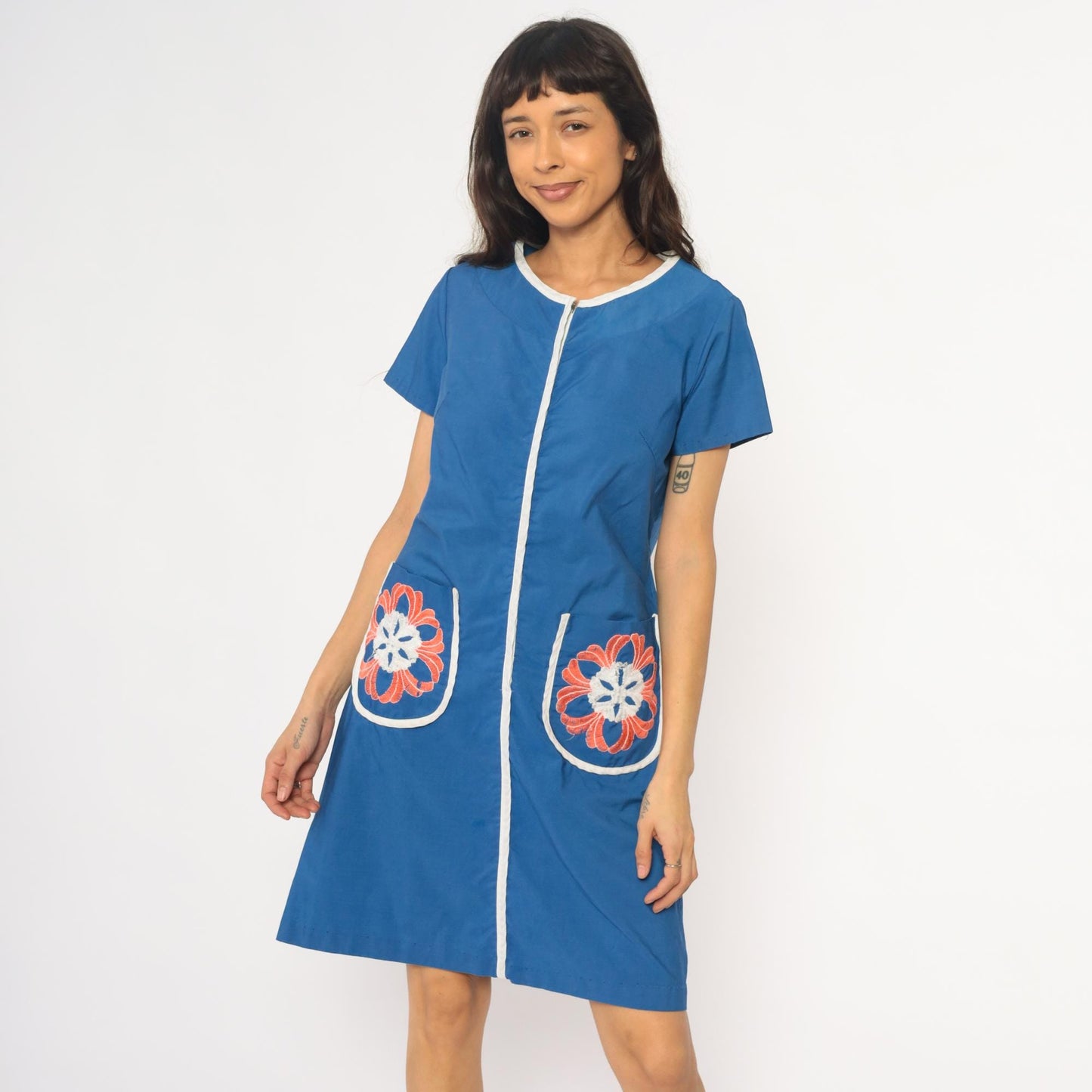 70s Blue Floral Embroidered House Dress White Trim Knee Length Medium