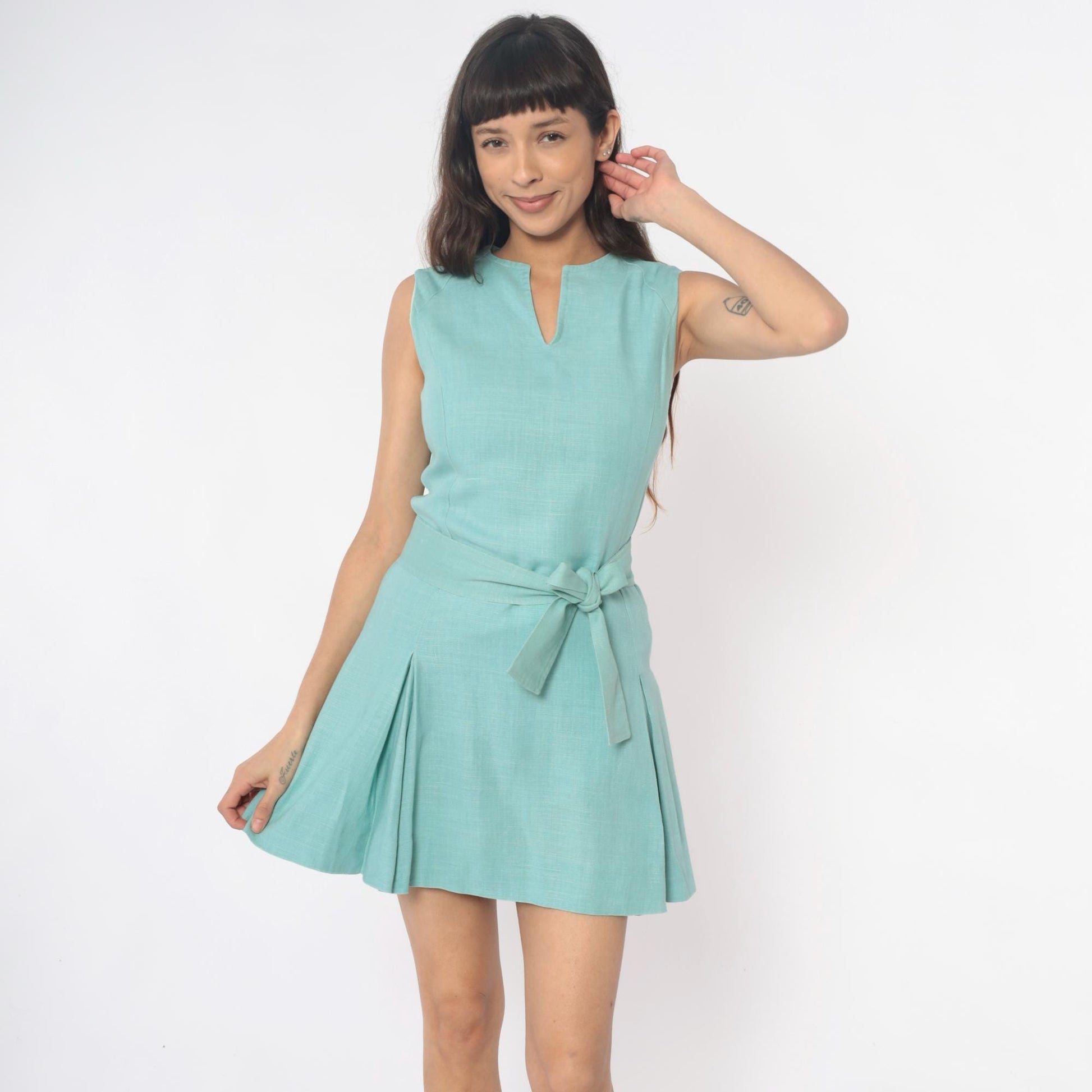 60s Mint Mod Mini Dress Shift Sleeveless V-Neck Tie Belt Pleated Small