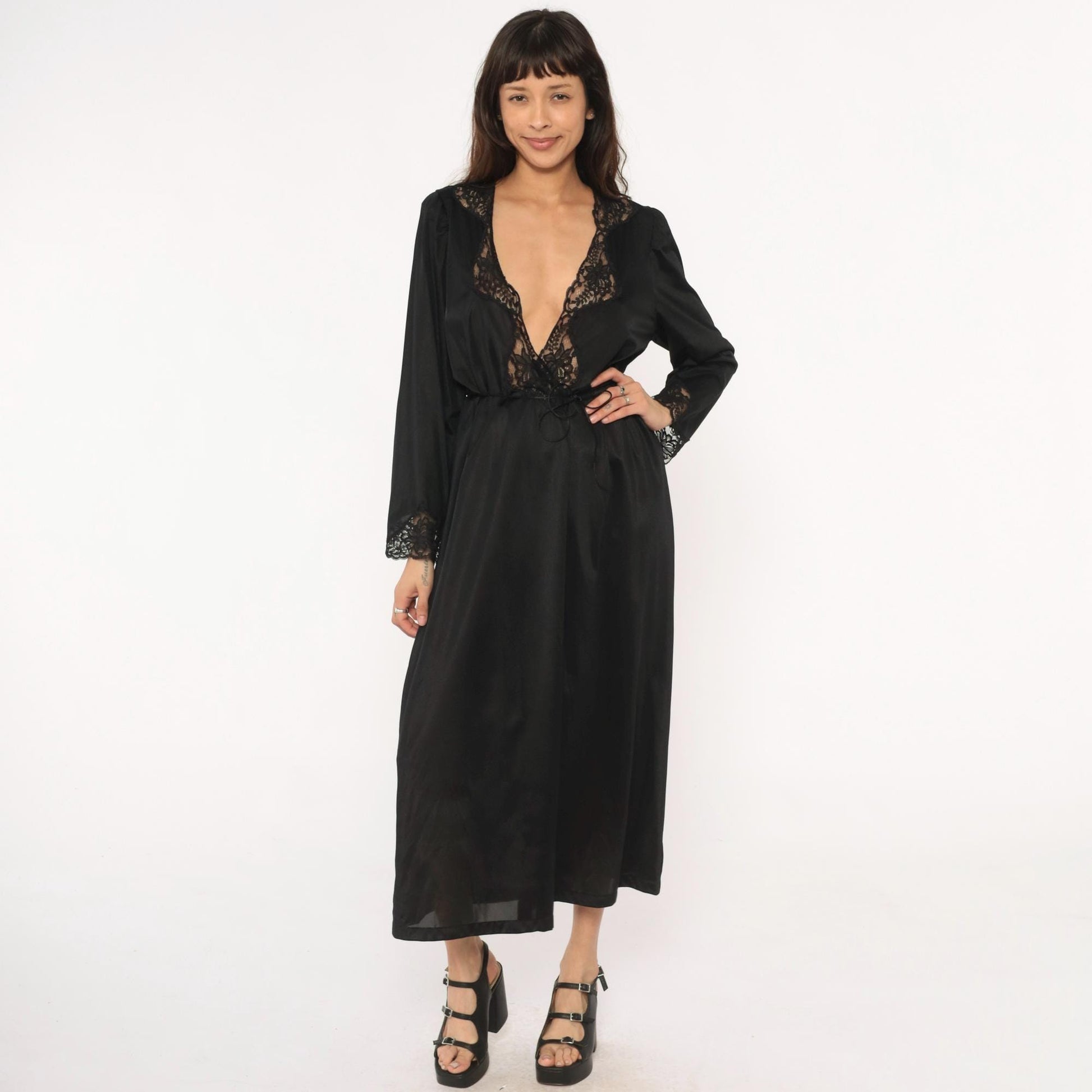 90s Cinema Etiole Black Lace Maxi Robe Long Sleeve Tie Waist Medium