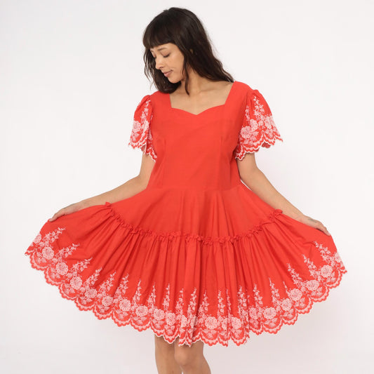 70s Coral Red Prairie Dress White Lace Sweetheart Neckline Tiered Skirt Medium M