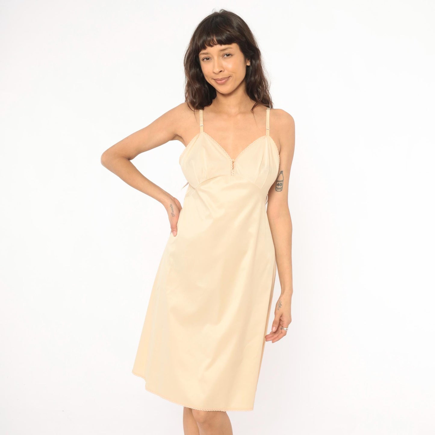 70s Vanity Fair Slip Dress Cream Nylon V-Neck Scalloped Lace Knee-Length Medium M