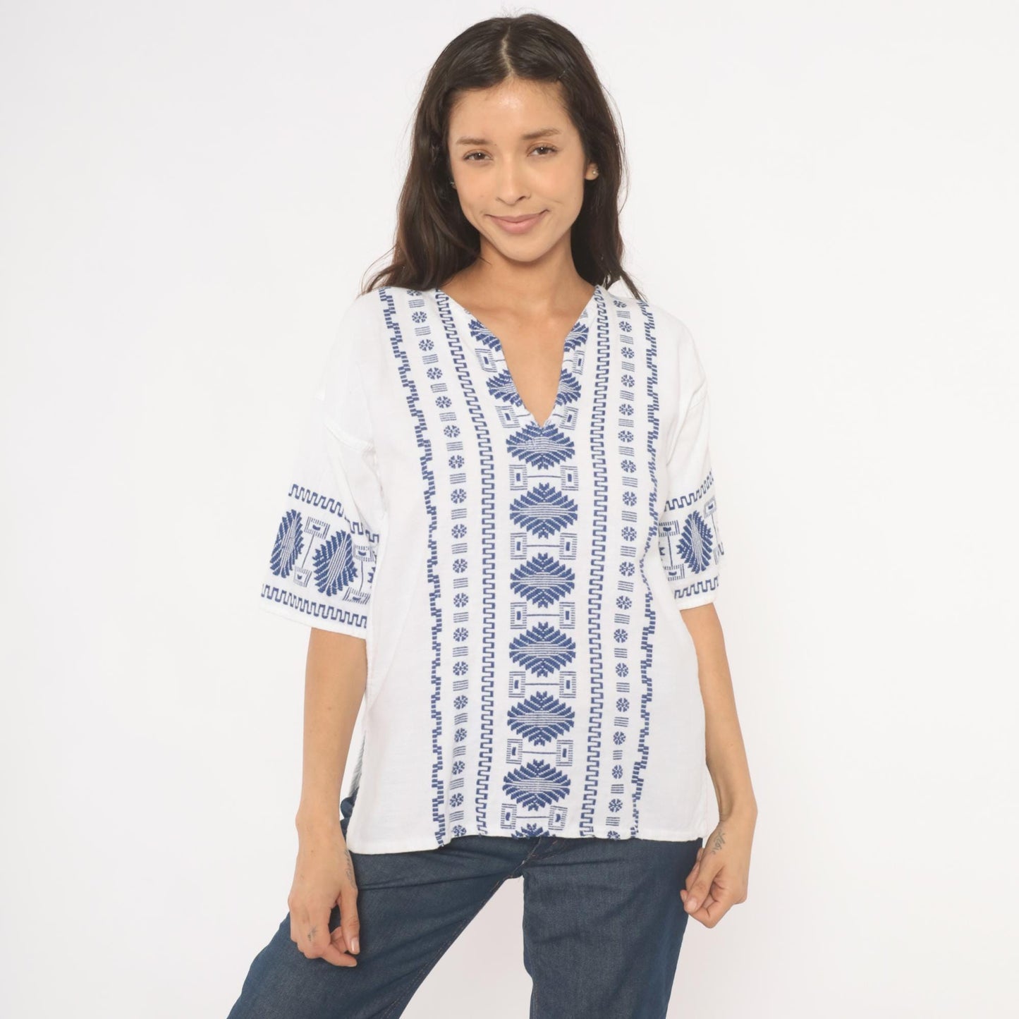 90s White Cotton Embroidered Mexican Blouse Navy Geometric V-Neck Large L
