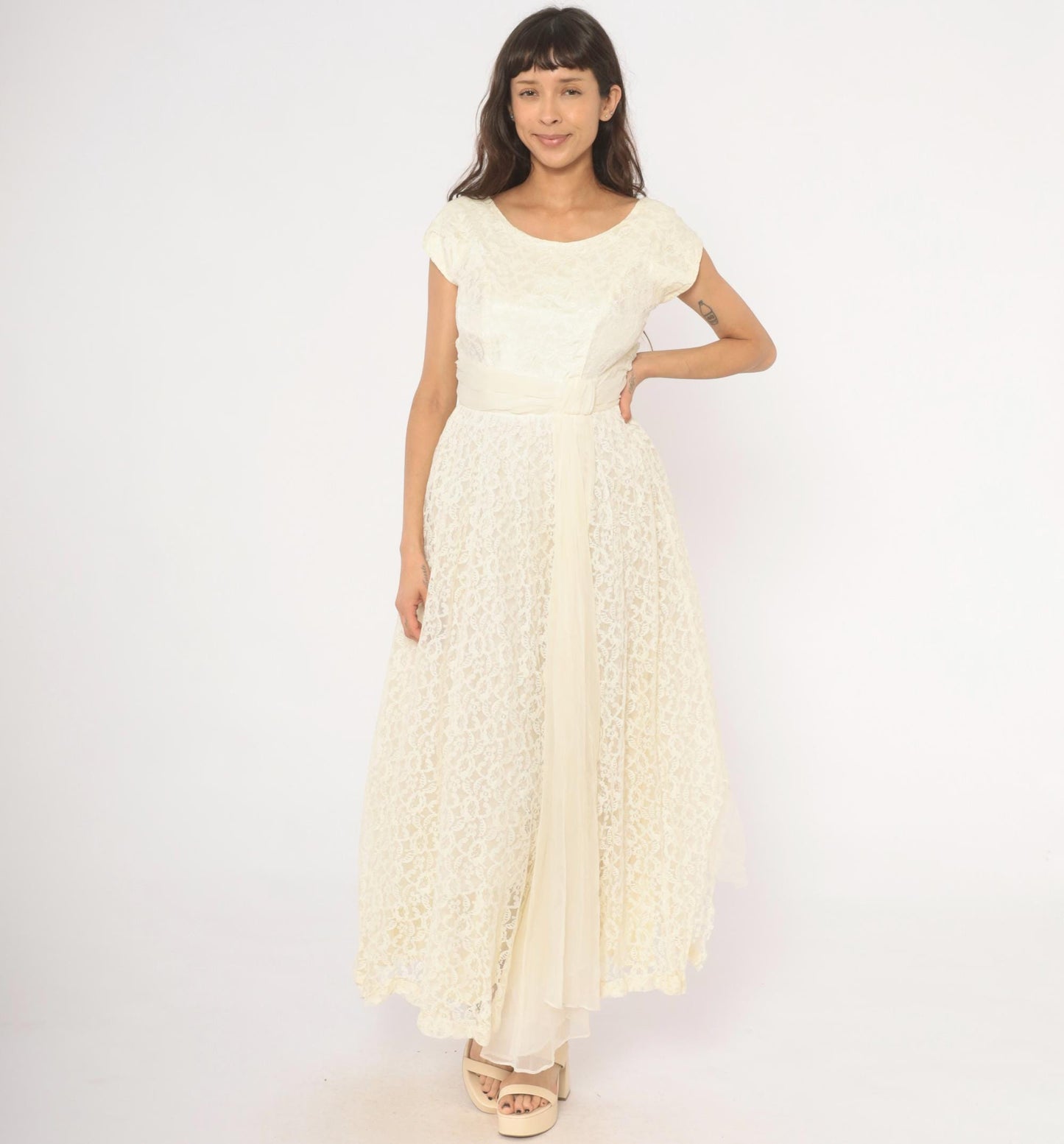 60s Ivory Lace Gown Cap Sleeve A-Line Floral Overlay Cream Sash Small