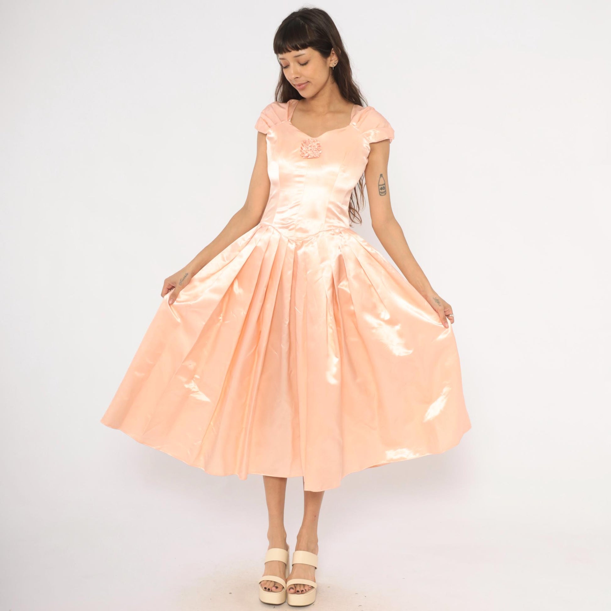 60s Peach Satin Gown Sweetheart Neckline Cap Sleeve Rosette Bow Tea Length Medium M