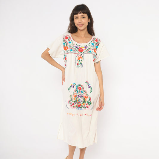 90s Mexican Puebla Embroidered Dress White Cotton Floral Midi Scoop Neck Medium M