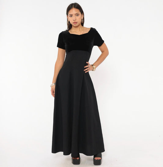 90s Simco Black Velvet Maxi Gown Sweetheart Neckline Empire Waist XXS