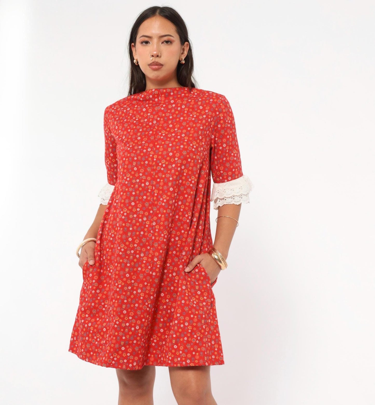 60s Red Ditsy Floral Cotton Shift Dress Eyelet Lace Cuff Knee-Length Small