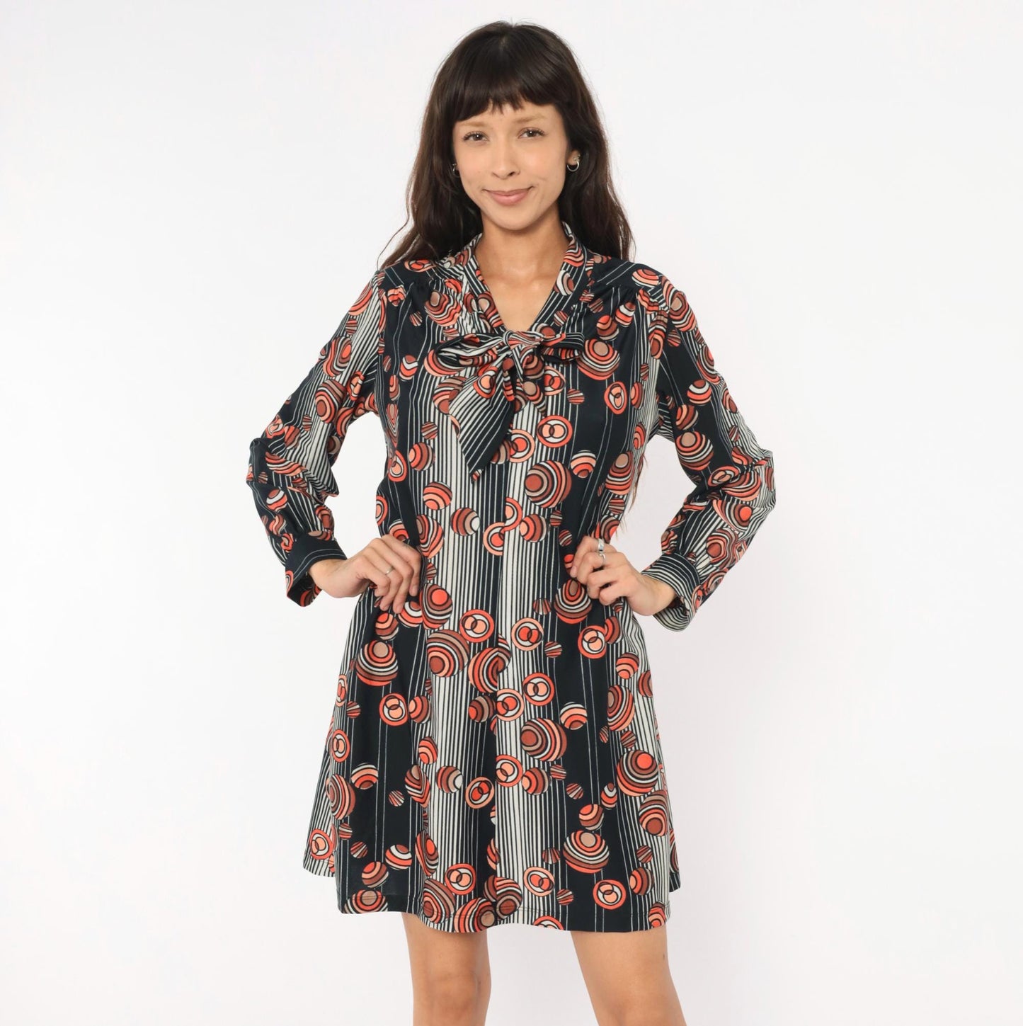 70s Geometric Circle Print Shift Dress Black Orange Pussy Bow Tie Neck Large L