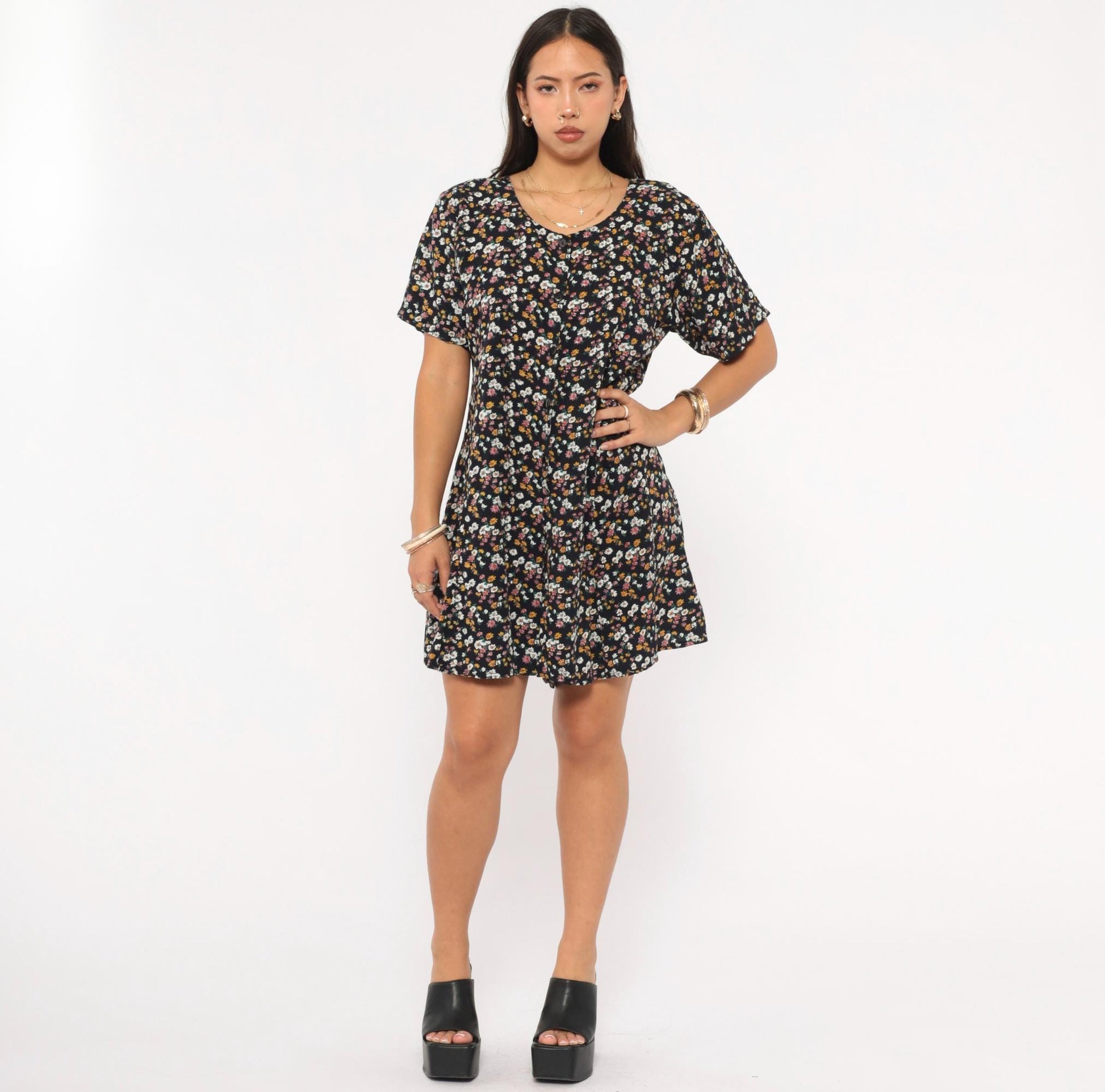 90s Center Aisle Black Floral Romper Daisy Print Rayon V-Neck Medium M
