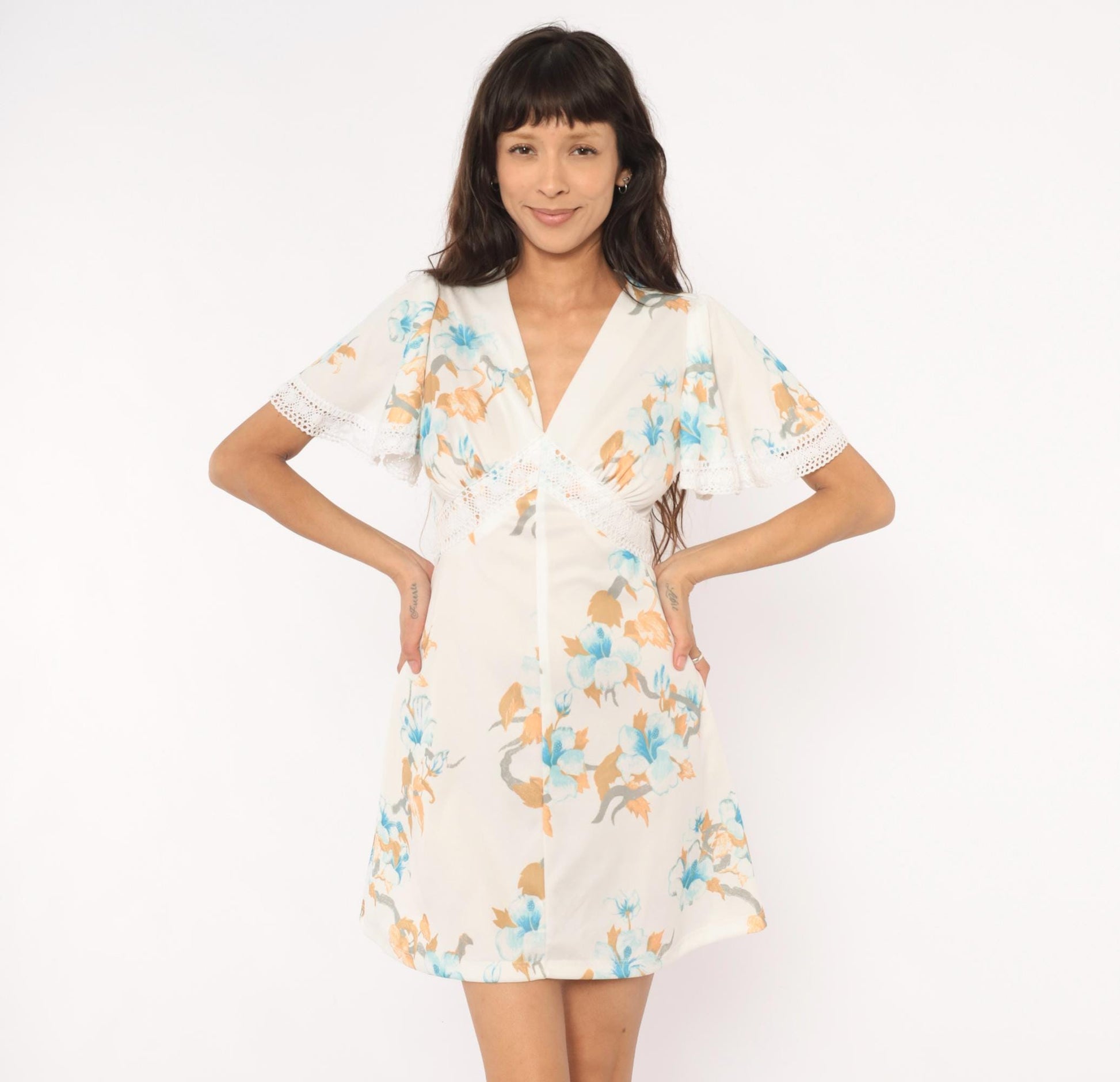 70s Sears Floral Mini Dress Flutter Sleeve V Neck White Blue Peach Small S