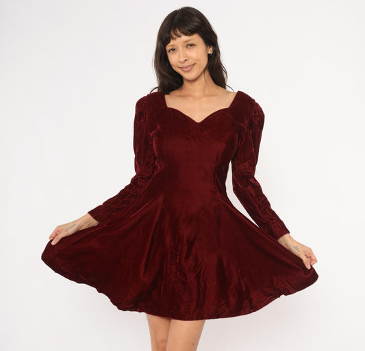 90s Perspective Burgundy Velvet Mini Dress Sweetheart Neckline Puff Sleeve Small S