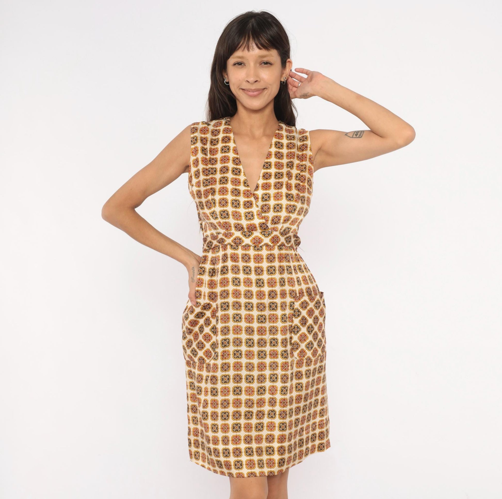 60s Medallion Tile Print Mini Dress Cream Mustard Brown Fitted Waist Small