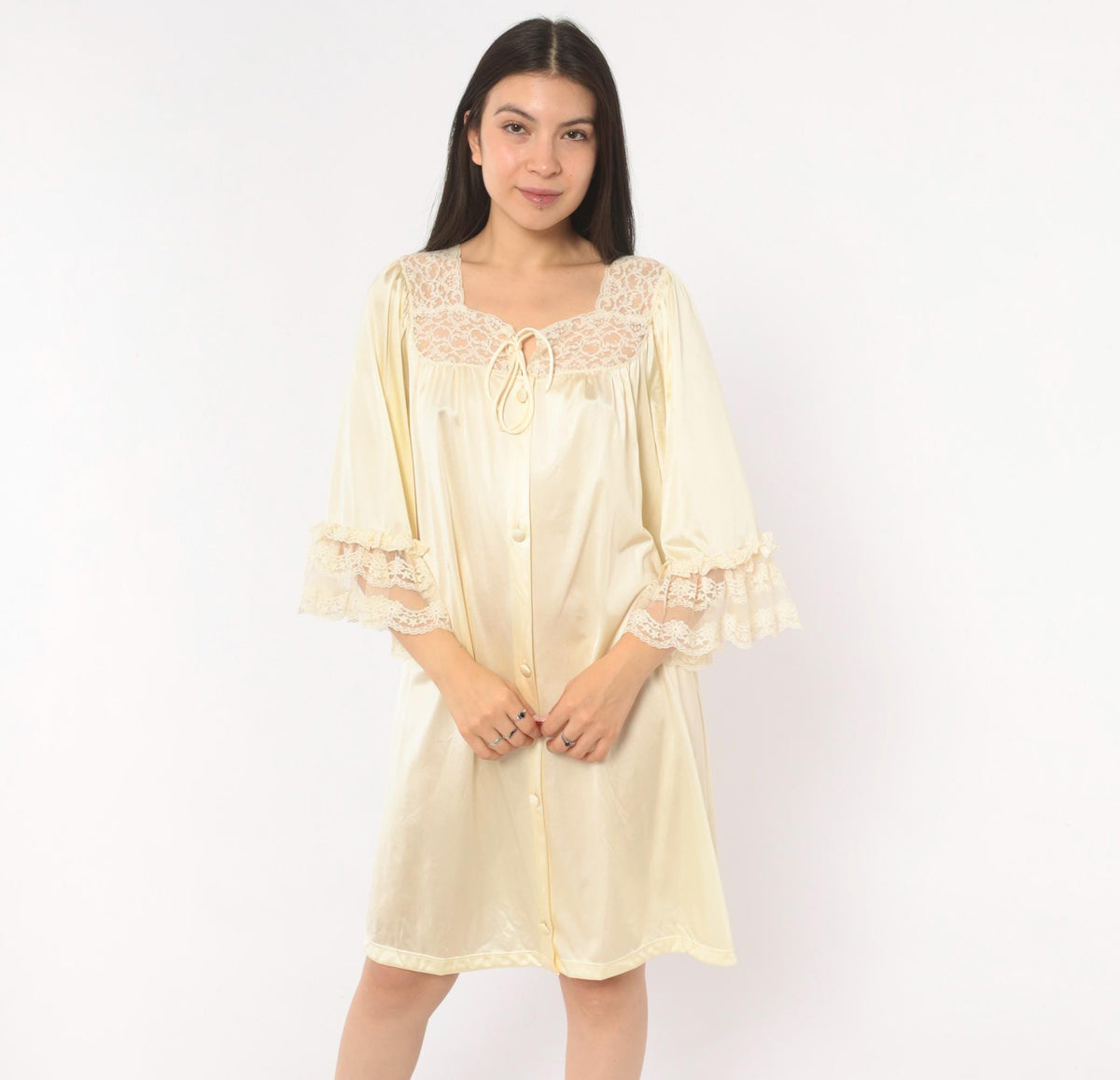 80s Vanity Fair Cream Lace Robe Bell Sleeve Button Front Small