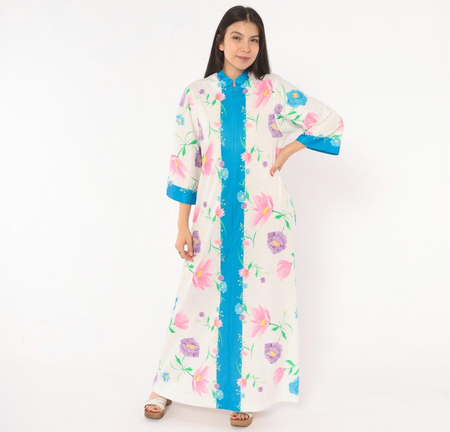 70s Evelyn Parson Floral Maxi Housecoat White Mandarin Collar Robe Medium