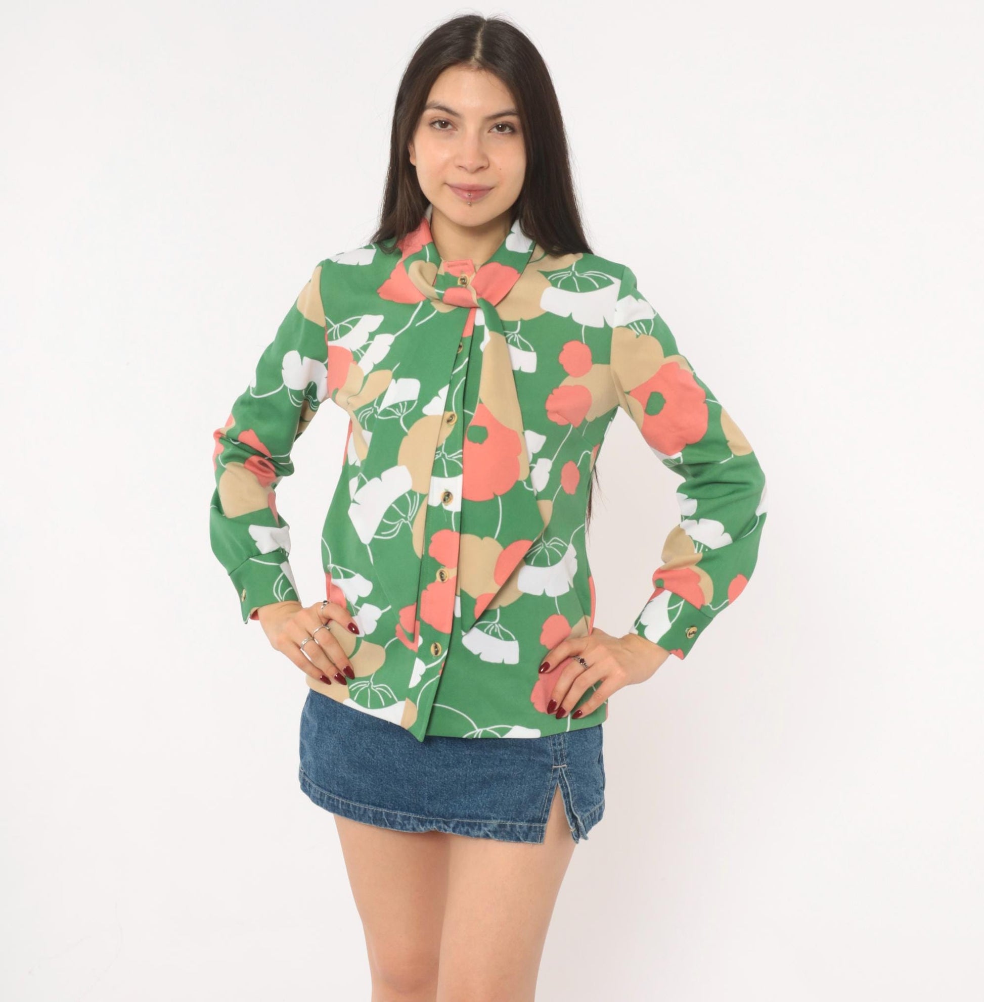 70s Lady Carol Floral Blouse Green Poppy Pussy Bow Button Front Medium