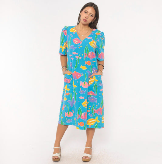 80s Doris Jay Fish Print Shift Dress Aqua Blue Cotton V-Neck Puff Sleeve Medium M