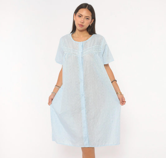 80s Lati Baby Blue Eyelet Cotton Housecoat Lace Trim Button Front Robe Large L