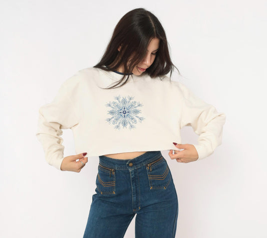90s M&C Sportswear Snowflake Mandala Embroidered Crop Sweatshirt Cream Navy Medium
