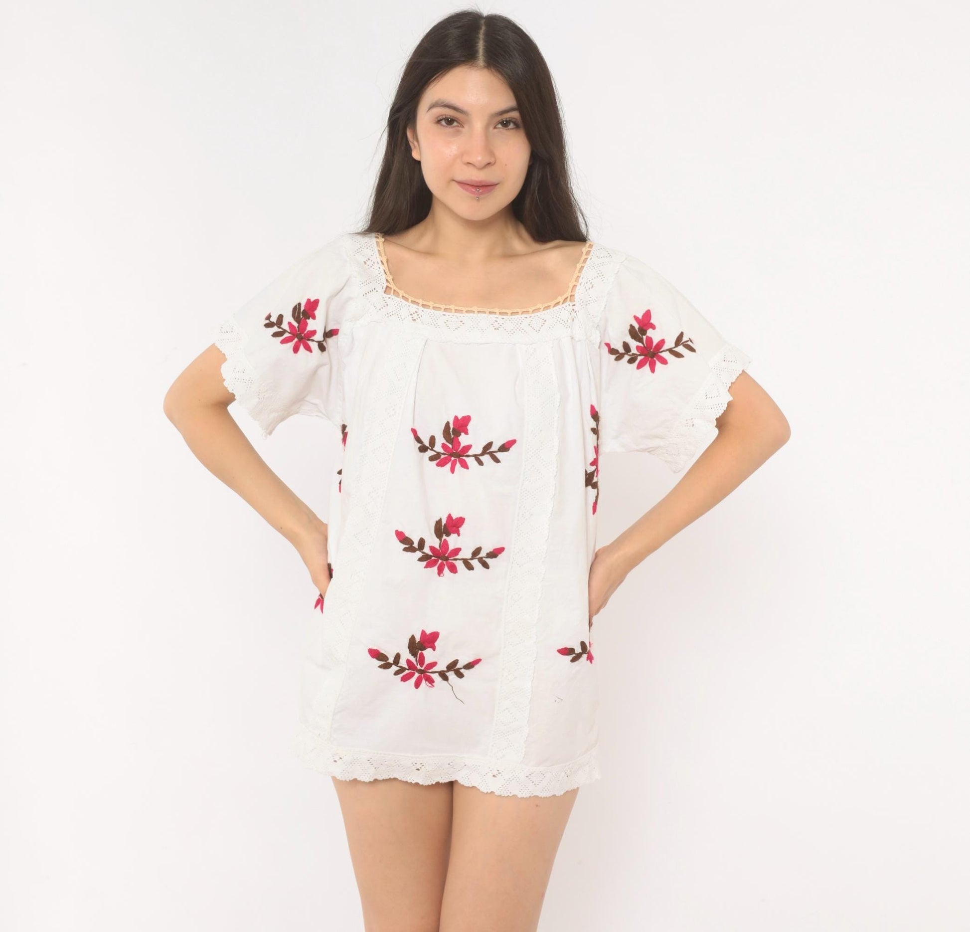 90s White Cotton Peasant Blouse Embroidered Floral Square Neck Puff Sleeve Medium