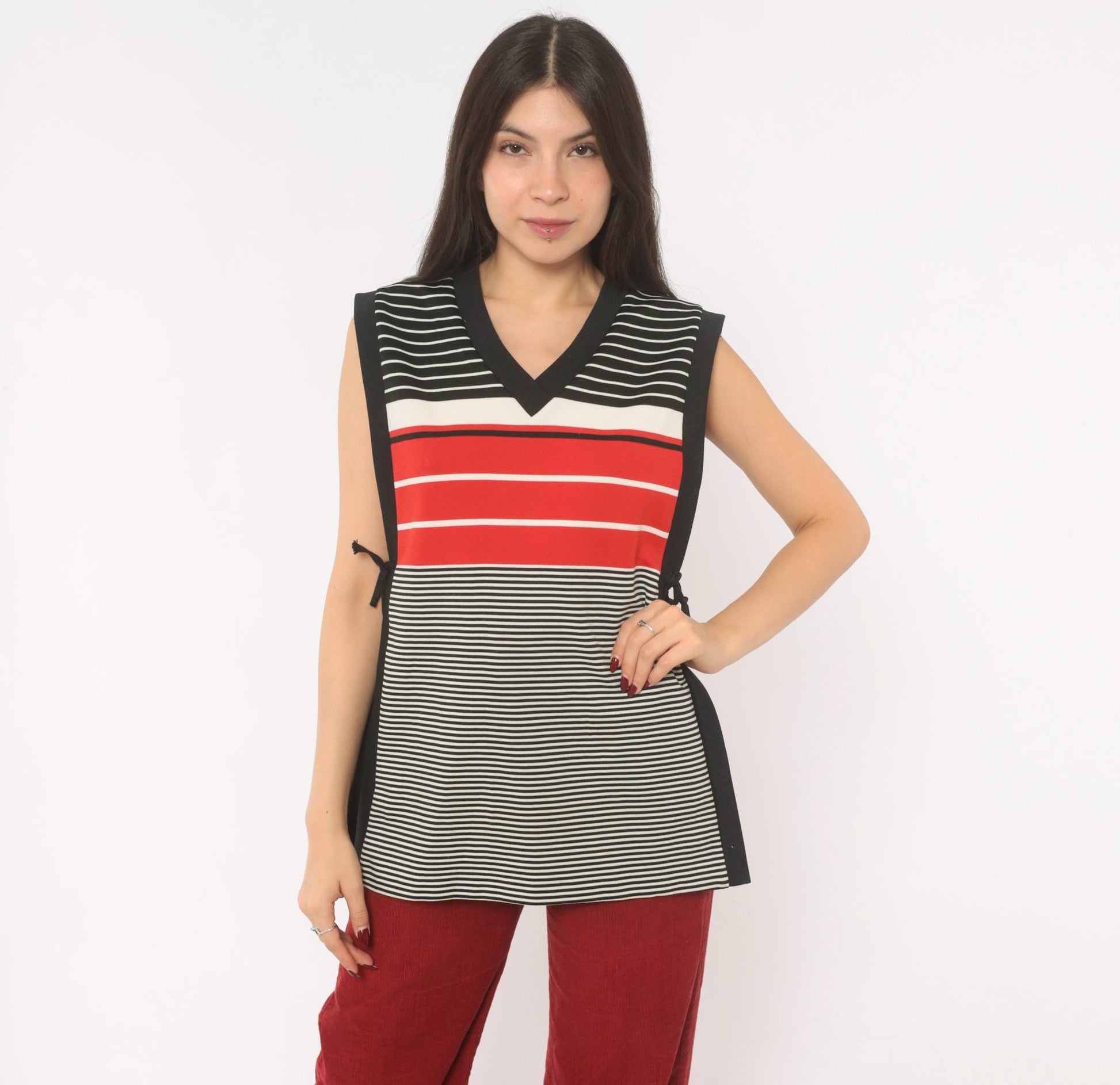 70s Striped Knit Vest V-Neck Sleeveless Tunic Black White Red Small Medium