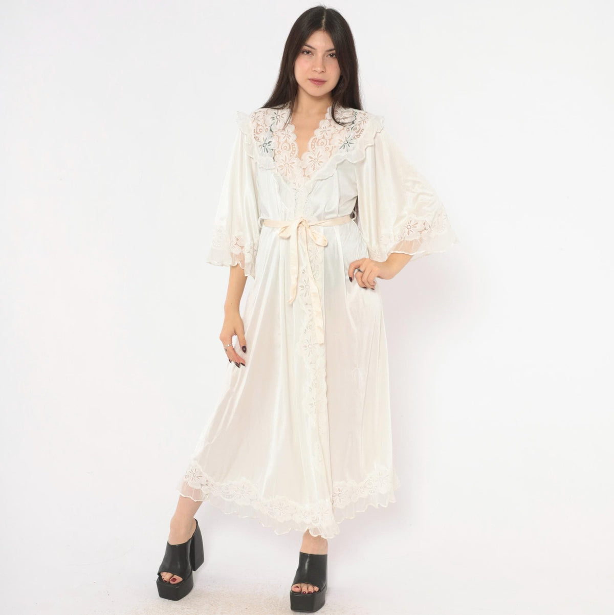 80s White Lace Peignoir Robe Bell Sleeve Floral Yoke Ankle Length Medium