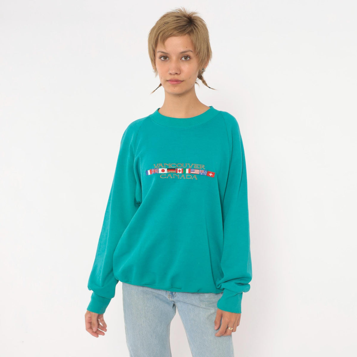 90s Vancouver Canada Sweatshirt Embroidered World Flags Teal Raglan Medium M