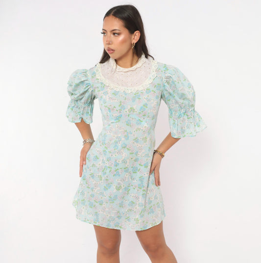 70s Light Blue Butterfly Print Cotton Dress Puff Sleeve Eyelet Lace Yoke Small