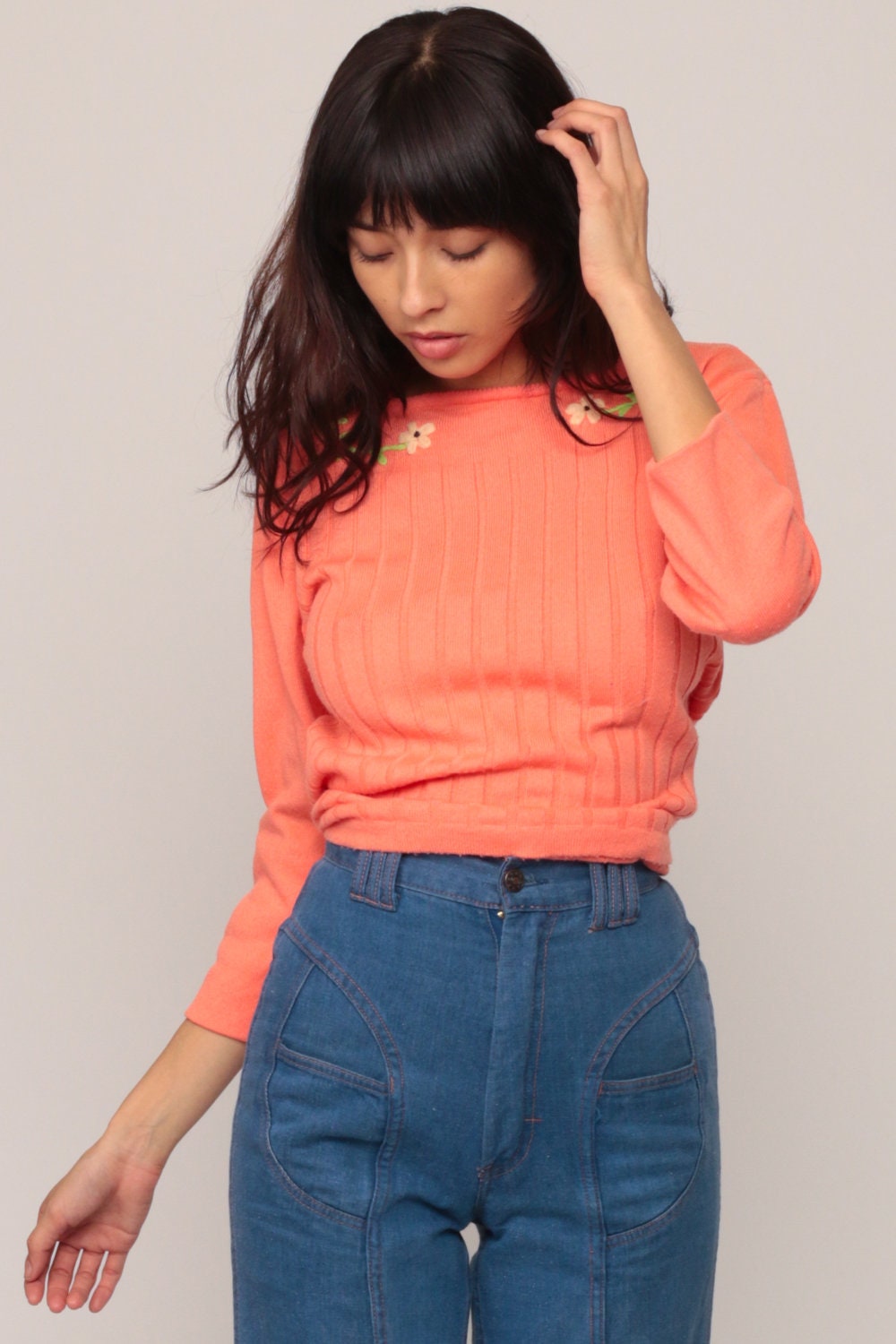 70s Floral Embroidered Peach Knit Sweater Pullover Medium Large