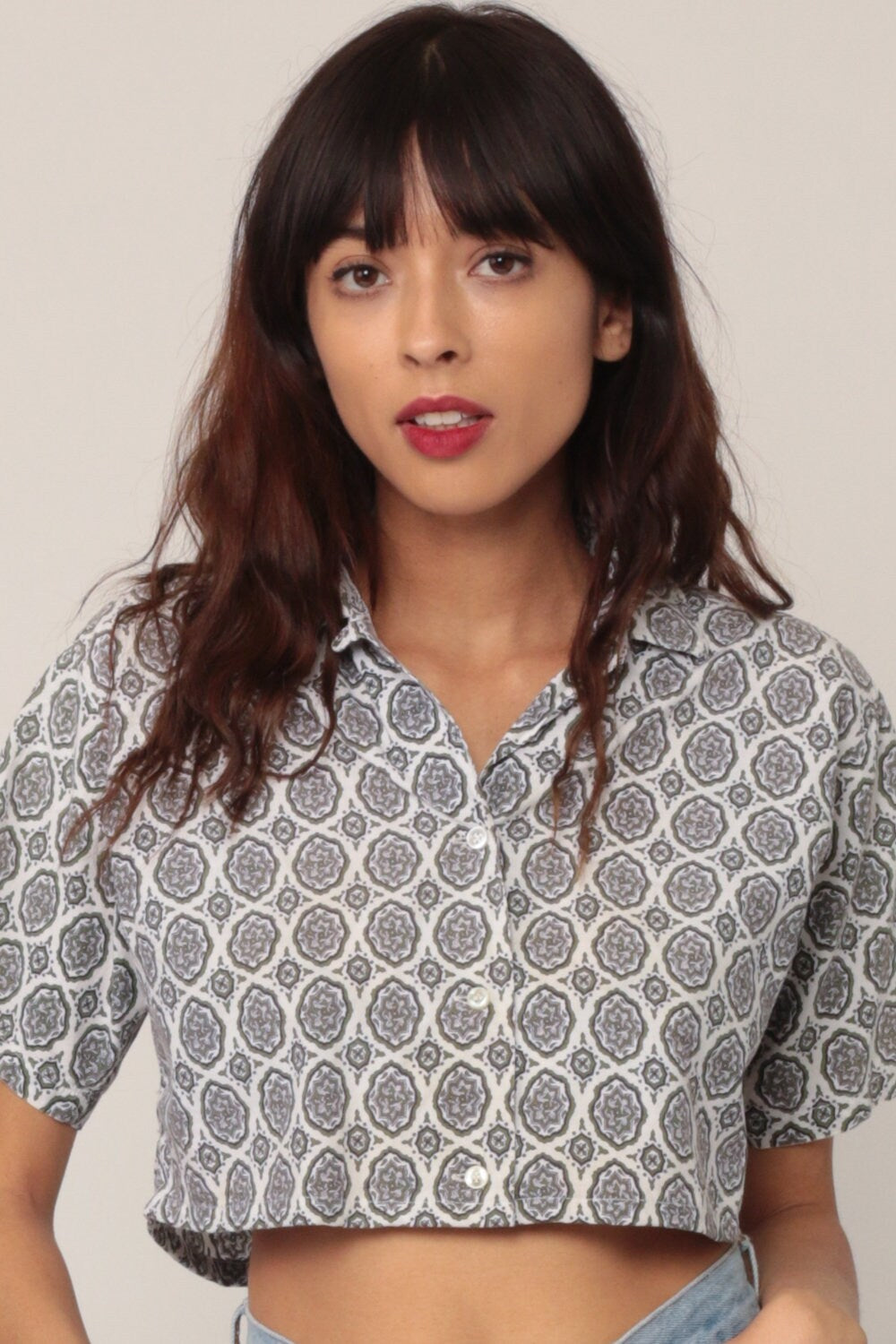 80s Geometric Wallpaper Print Crop Top Button Up Shirt White Cotton Small Medium