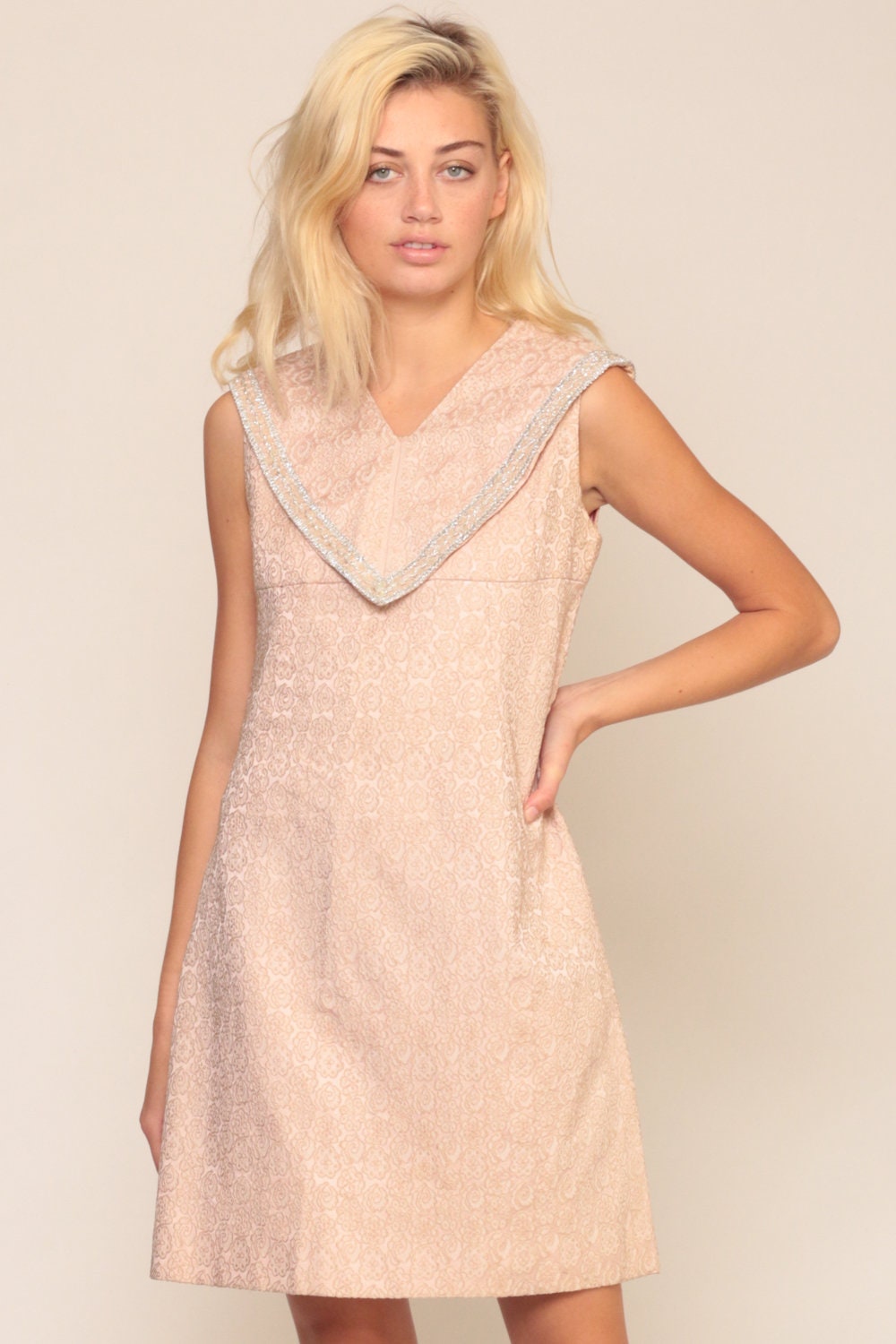 1960s Floral Brocade Mini Dress Metallic Trim Sleeveless Shift Small Medium