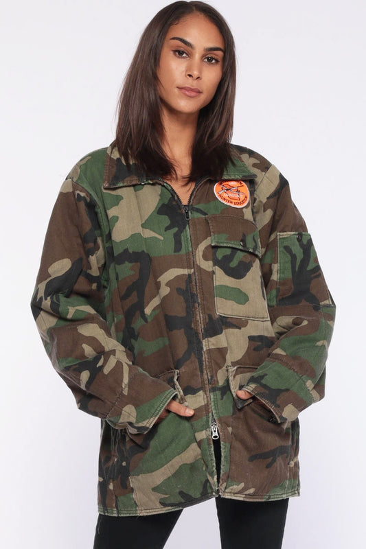 Vintage Camo Hunting Jacket Wisconsin Hunter Patch Unisex Medium Large