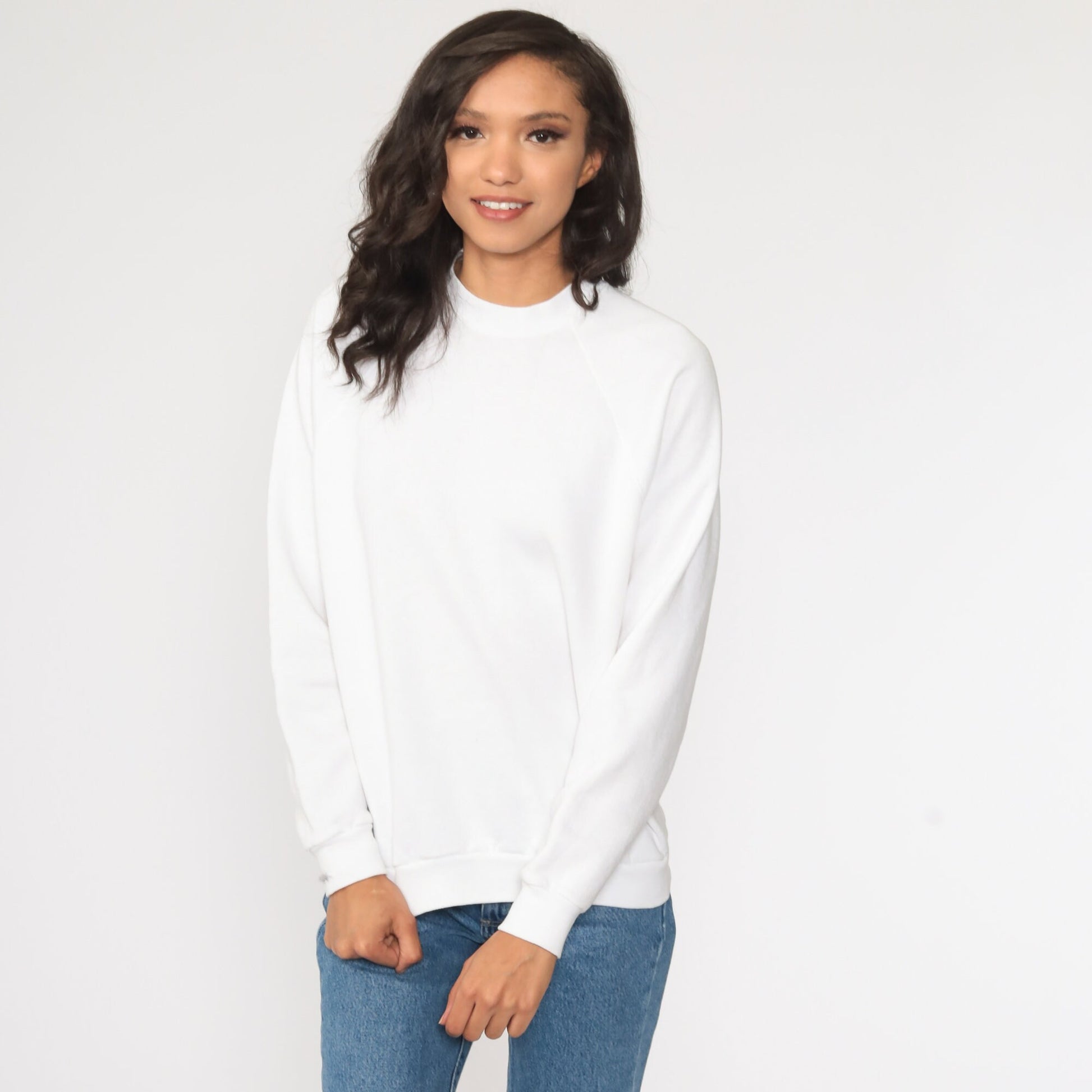80s White Raglan Sweatshirt Crewneck Long Sleeve Plain Pullover Medium