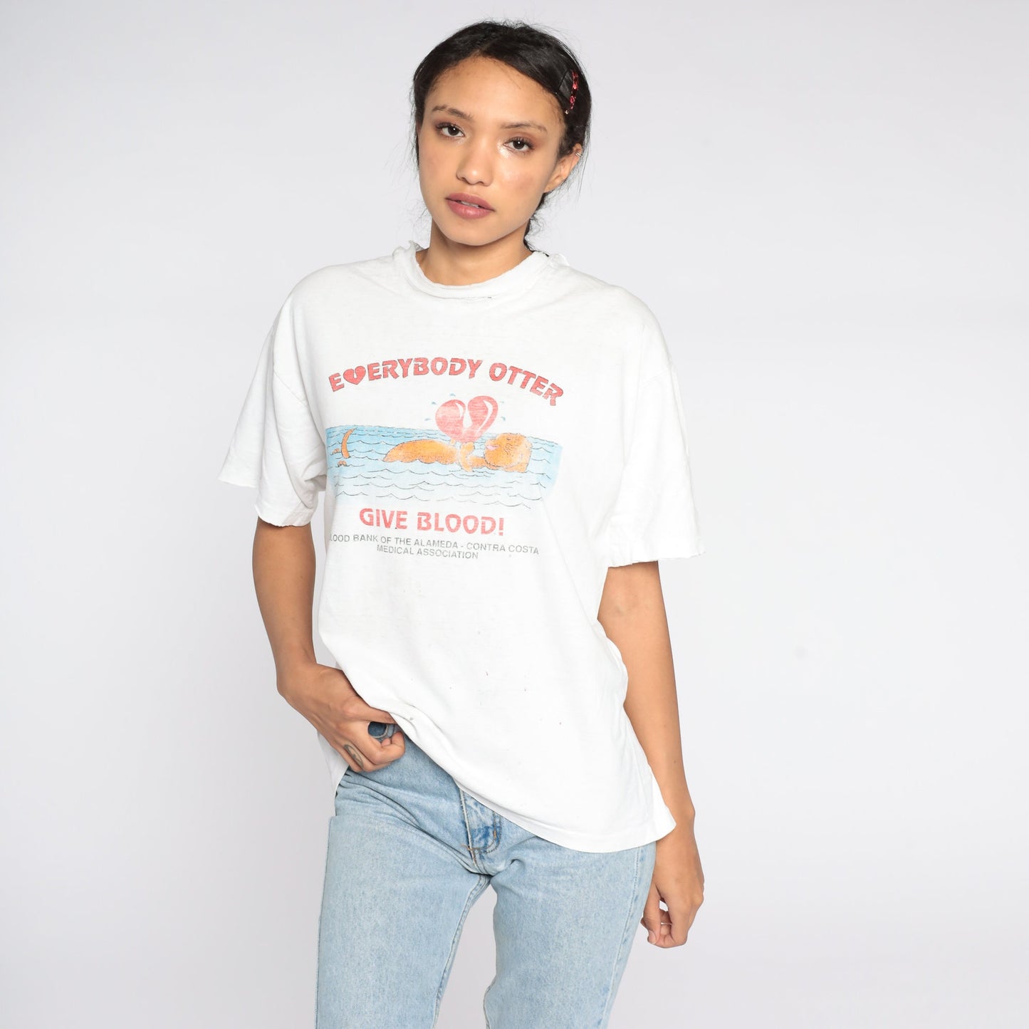 80s Give Blood Otter Pun Graphic T-Shirt Distressed Cotton Medium