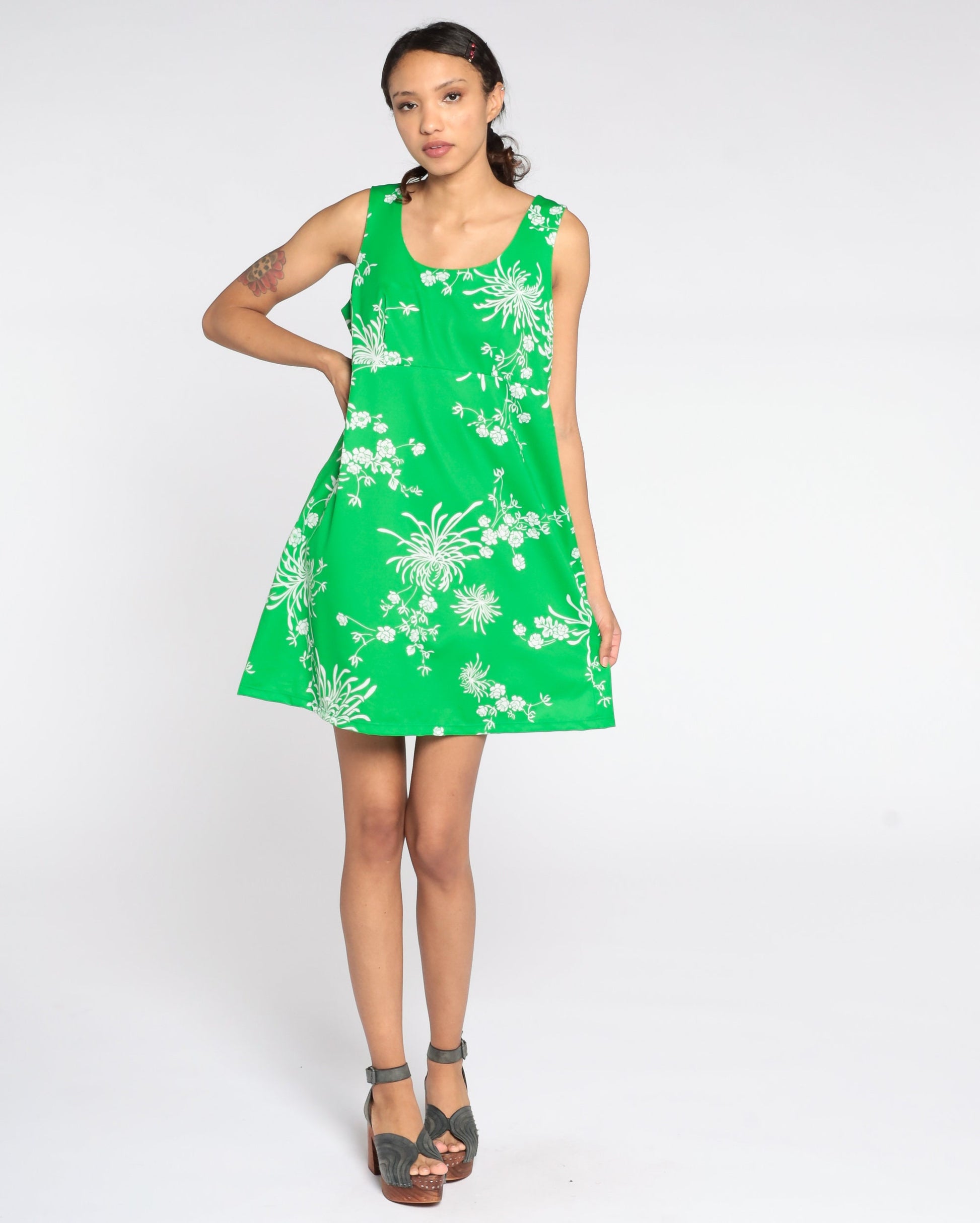 70s Babydoll Mini Dress Green Floral Empire Waist Sleeveless Medium