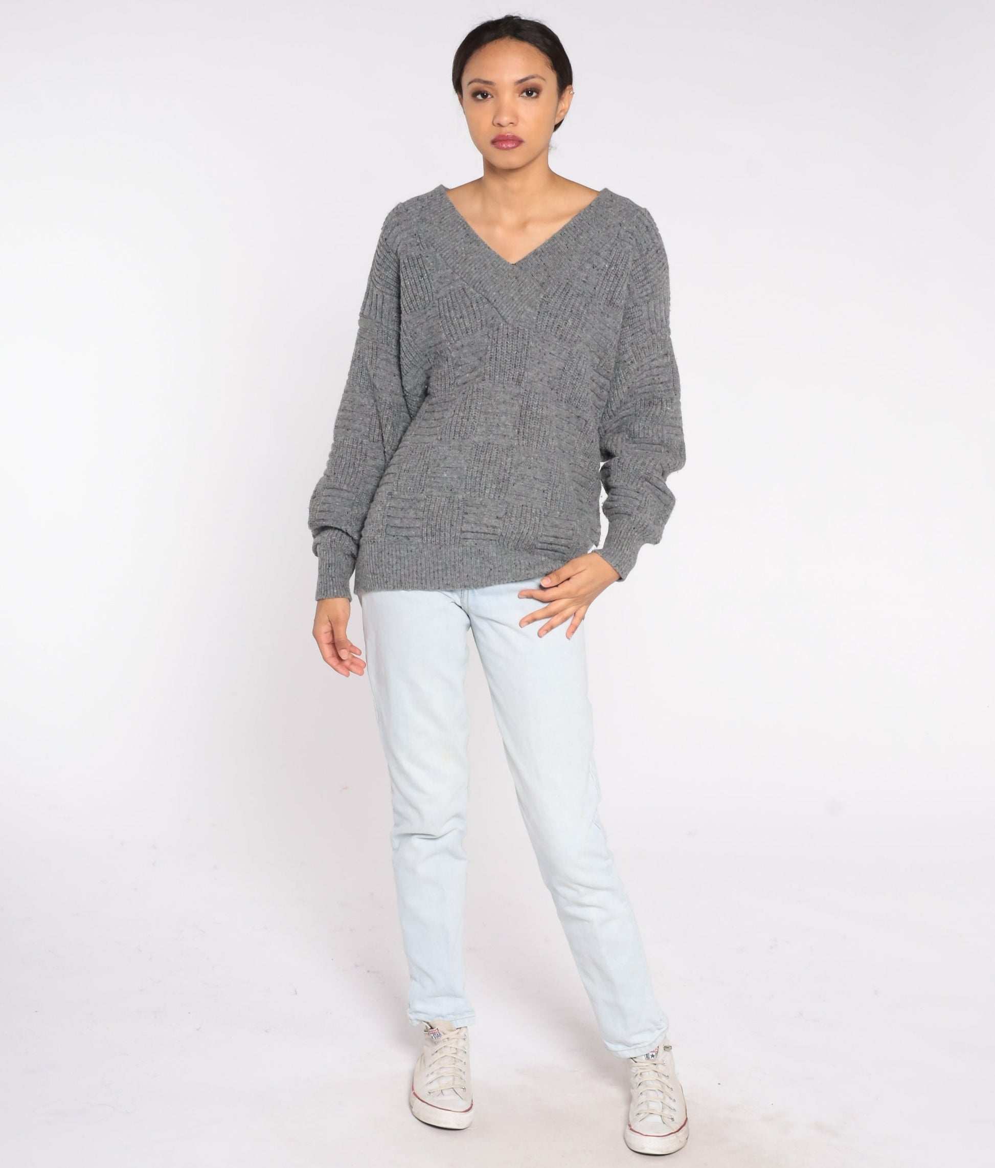 Pierre Cardin 90s Grey Textured Knit V-Neck Sweater Pullover Small