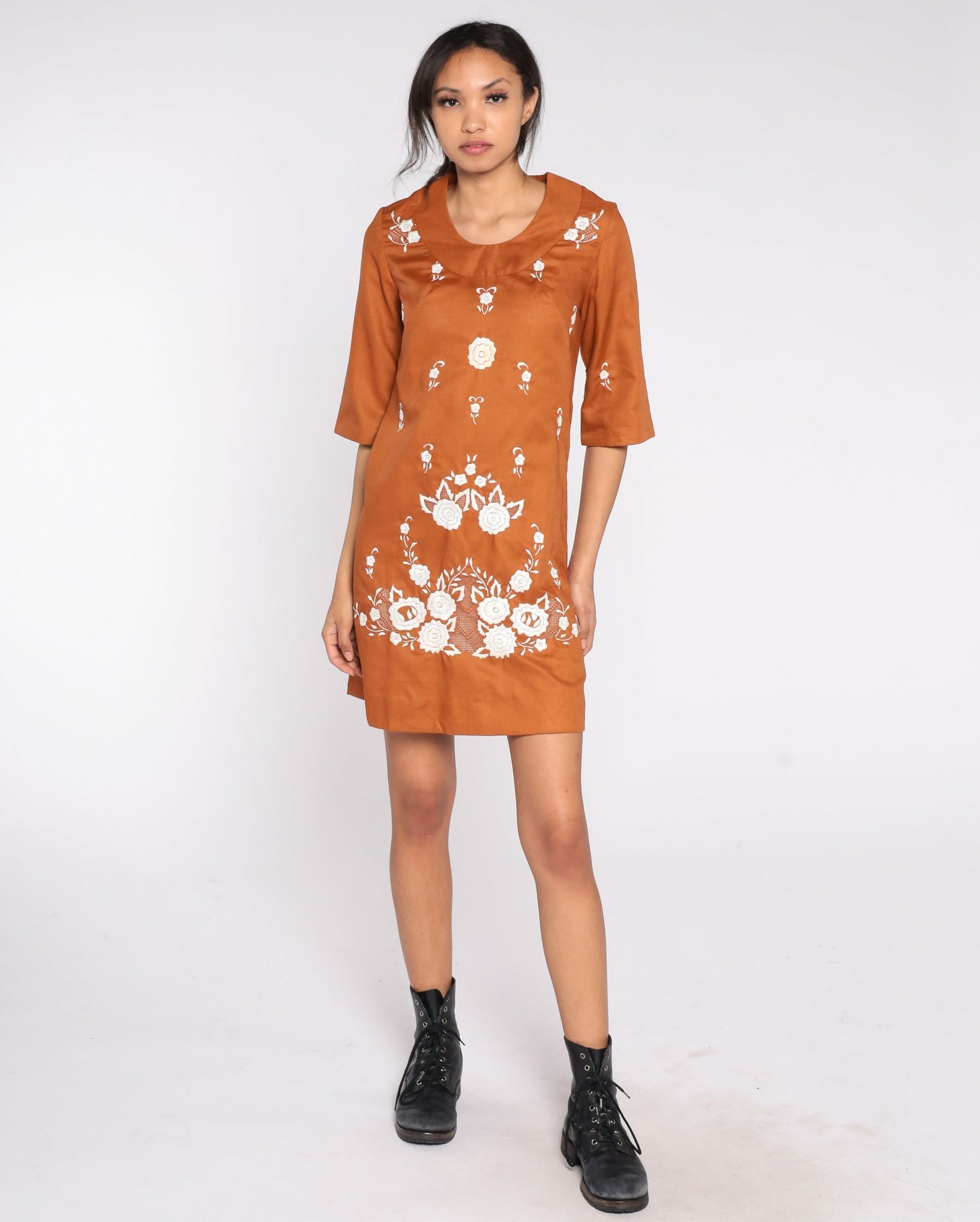 1970s Brown Floral Embroidered Mini Shift Dress Half Sleeve Small S