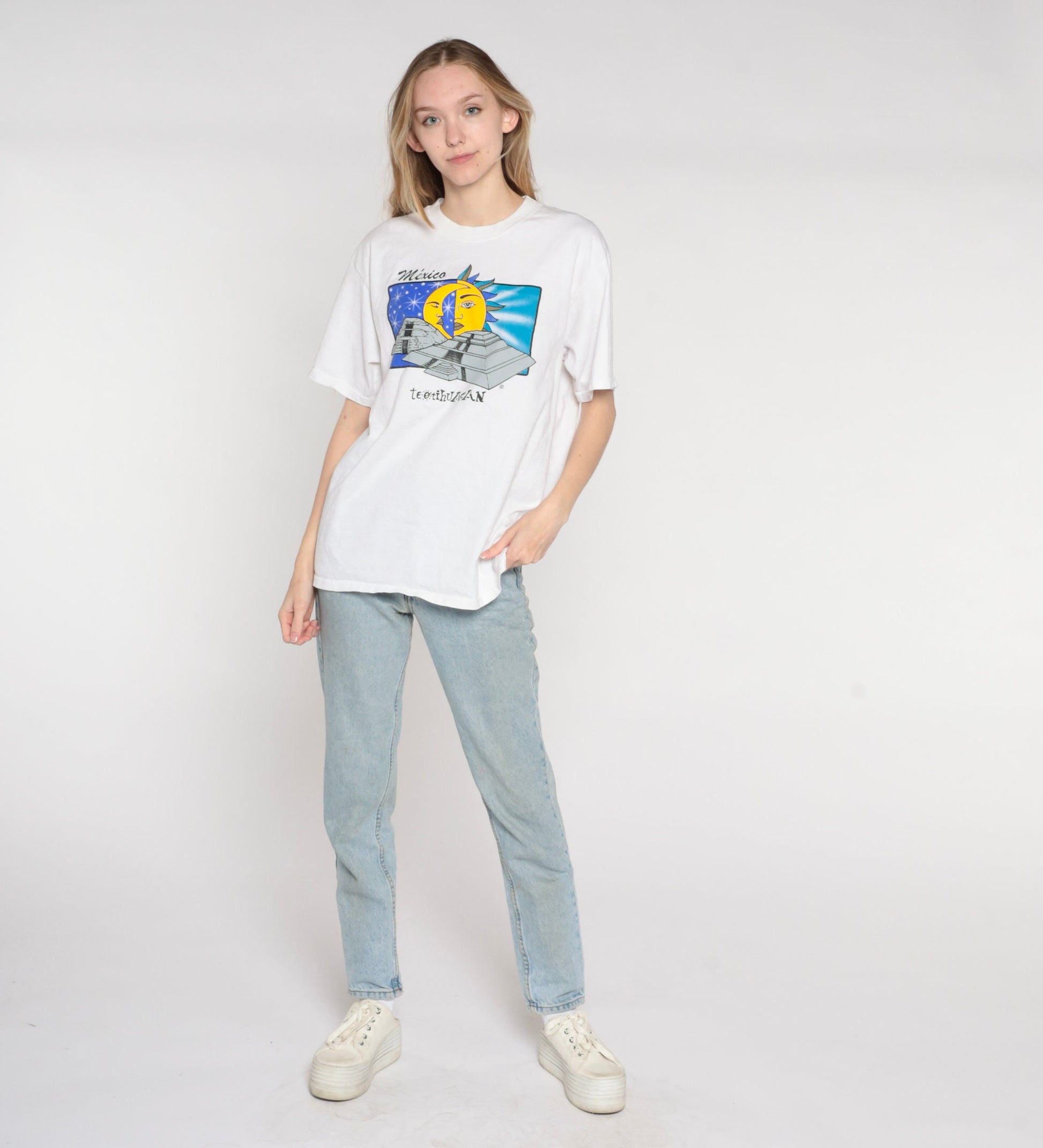 90s Teotihuacán Mexico Graphic T-Shirt Celestial Sun Moon Cosmic Tee Medium