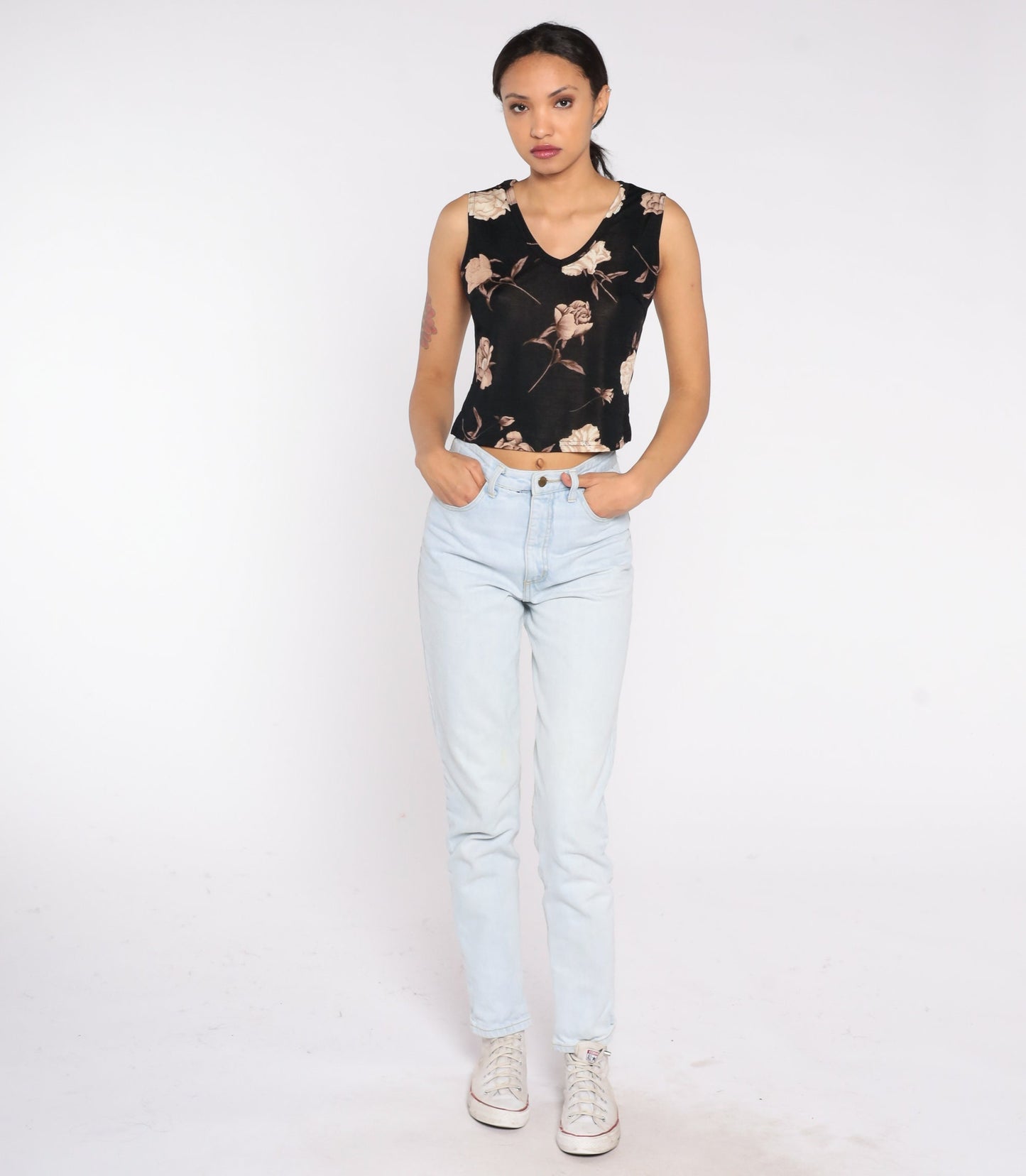 90s Black Floral Tank Top V Neck Cropped Sleeveless Blouse Medium