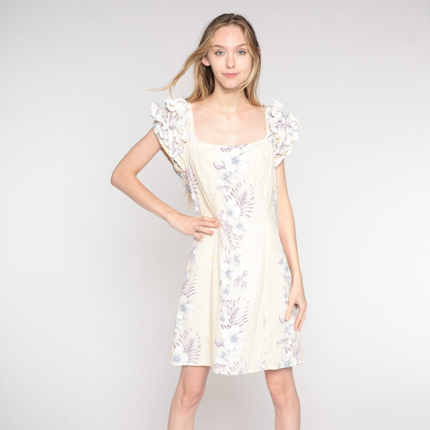 80s Floral Print Mini Dress White Ruffled Shift Short Sleeve Medium
