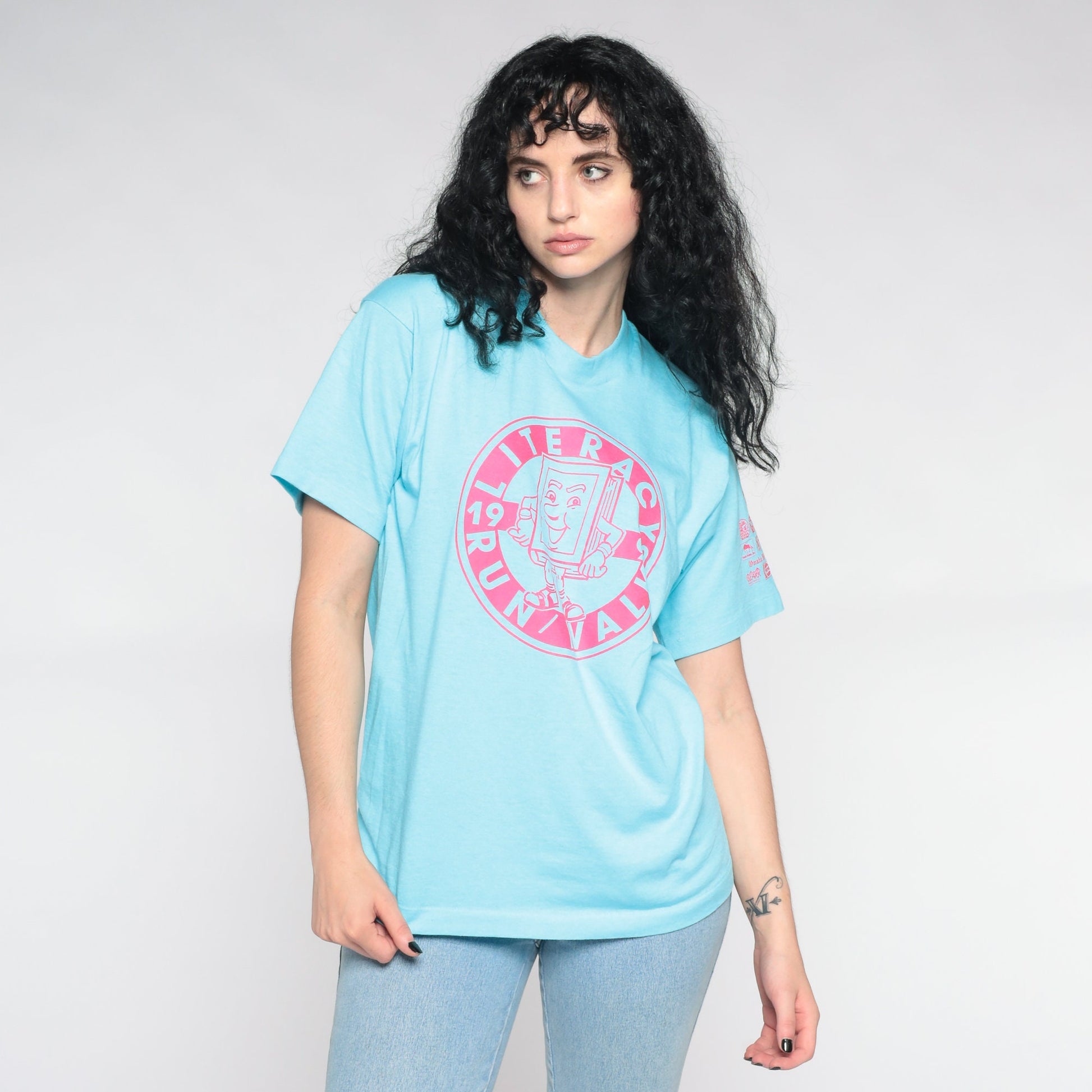 1990 Literacy Run Omaha Nebraska Graphic Tee Pink Blue Single Stitch Medium