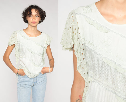 00s Light Green Floral Embroidered Blouse Ruffled Cap Sleeve Cutout Medium M