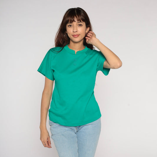 90s Green T-Shirt Embroidered Floral Swirl Chest Small