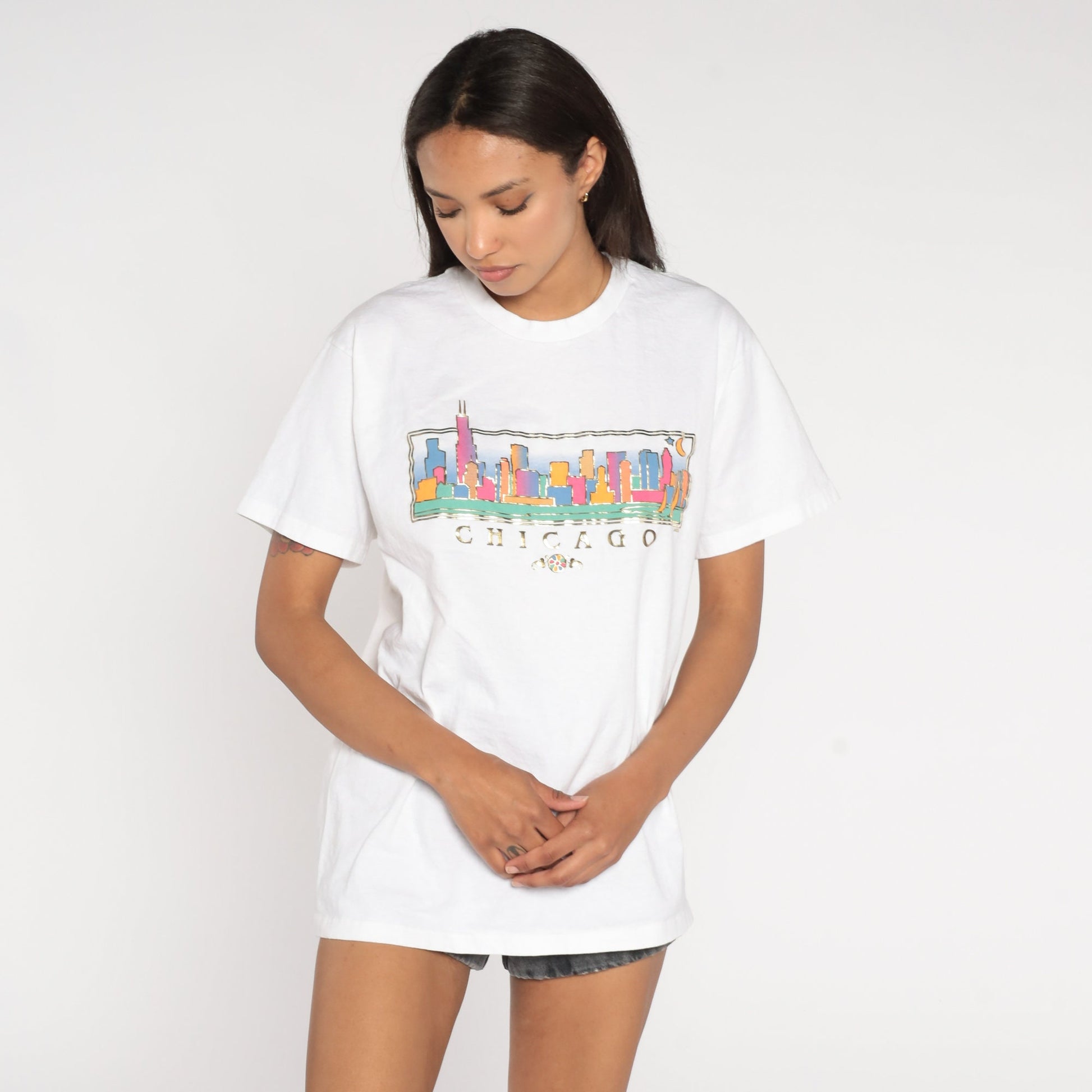 00s Chicago Cityscape Graphic T-Shirt Metallic Print Medium