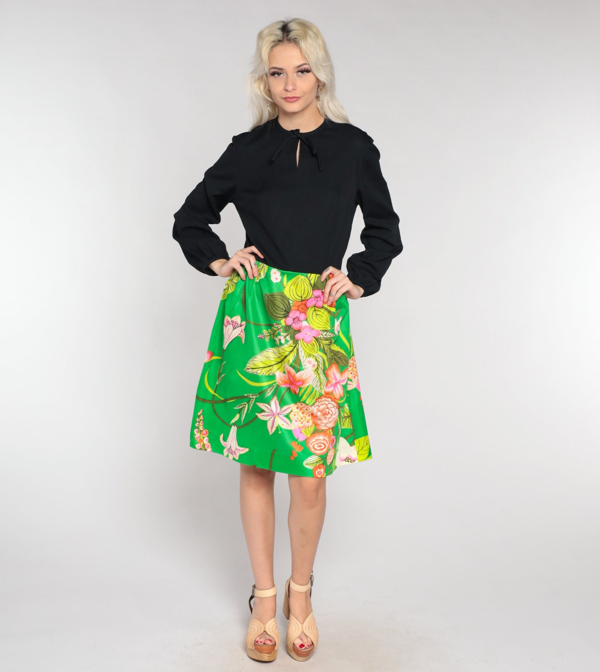 70s Floral Dress Black Green Keyhole Tie Knee Length Balloon Sleeve Medium