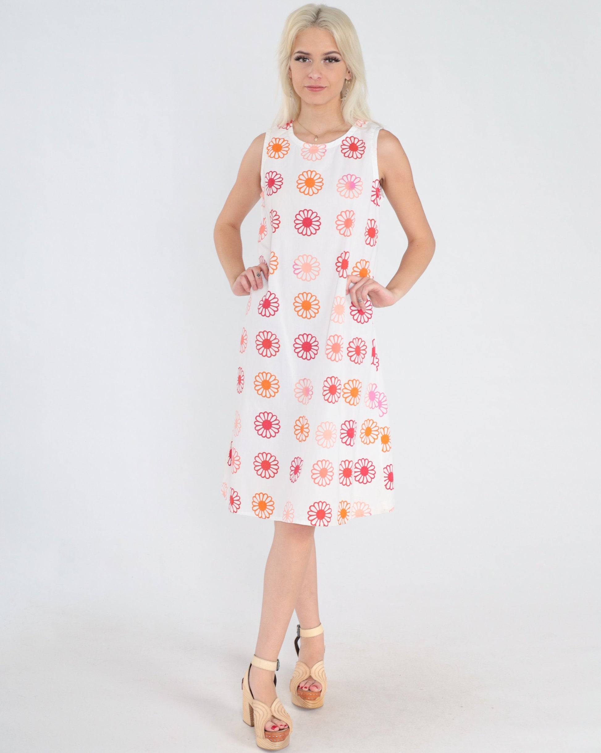 80s White Daisy Floral Shift Dress Sleeveless Knee-Length Small