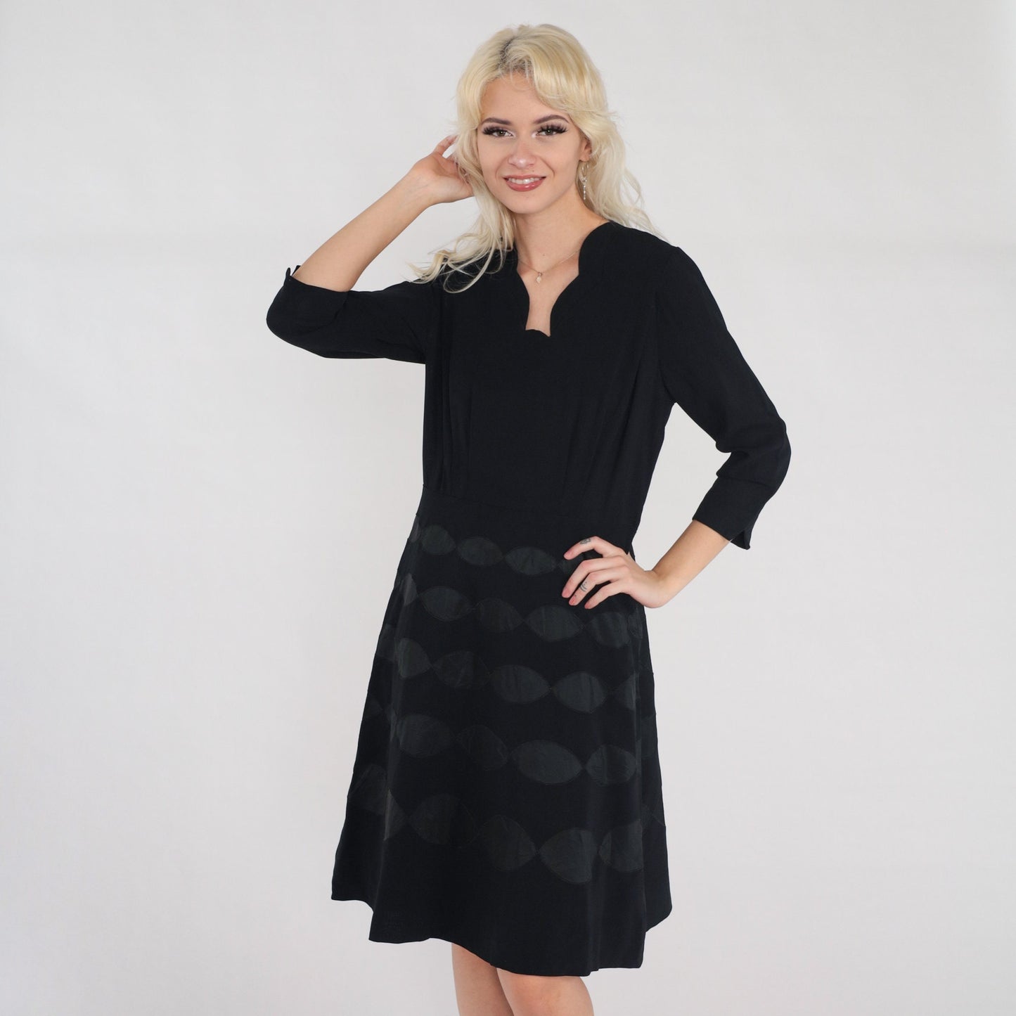 1940s Black Oval Dot Mini Dress High Waist Scalloped V-Neck 3/4 Sleeve Medium